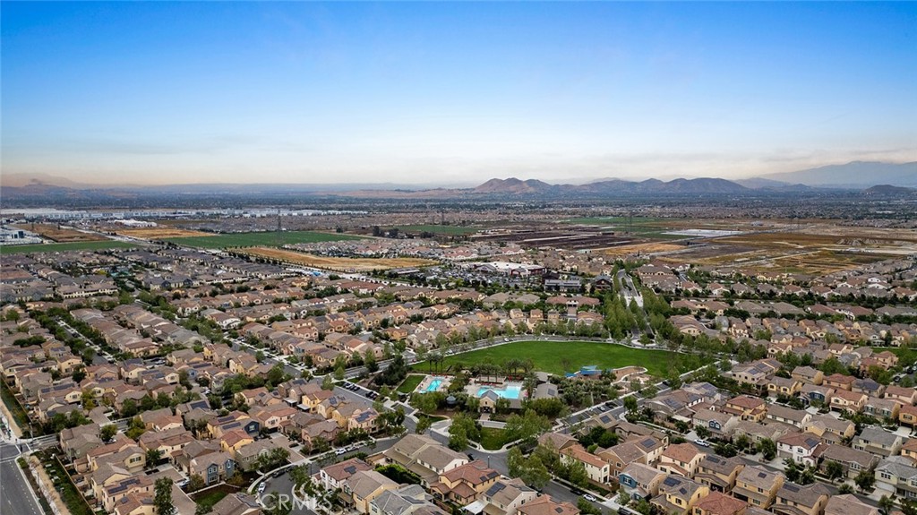 3694 S Grower Avenue