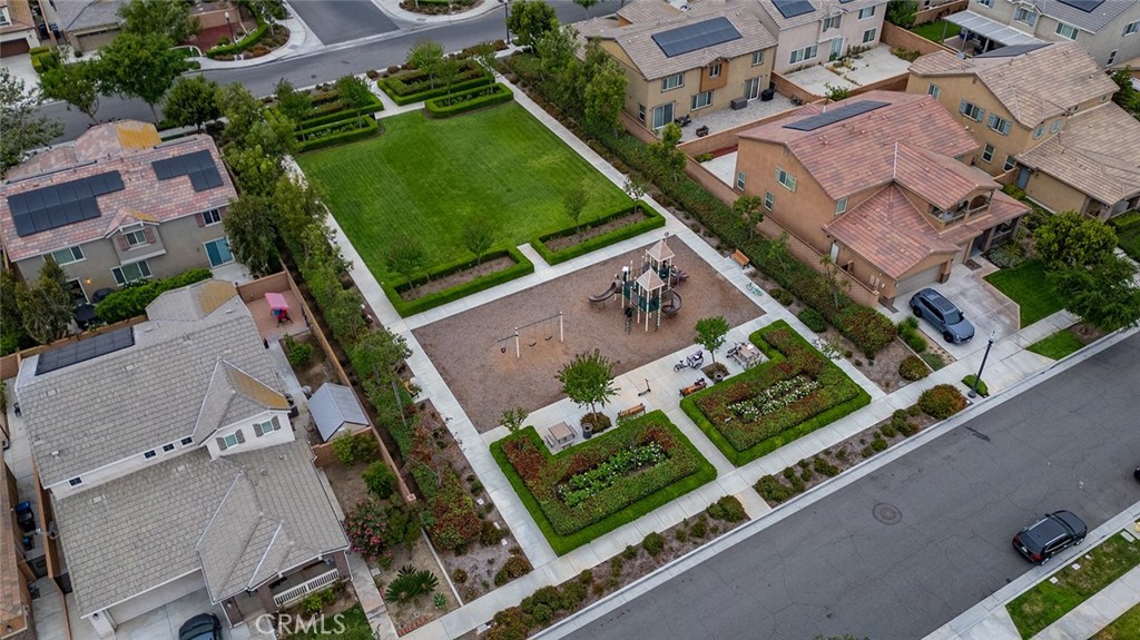 3694 S Grower Avenue