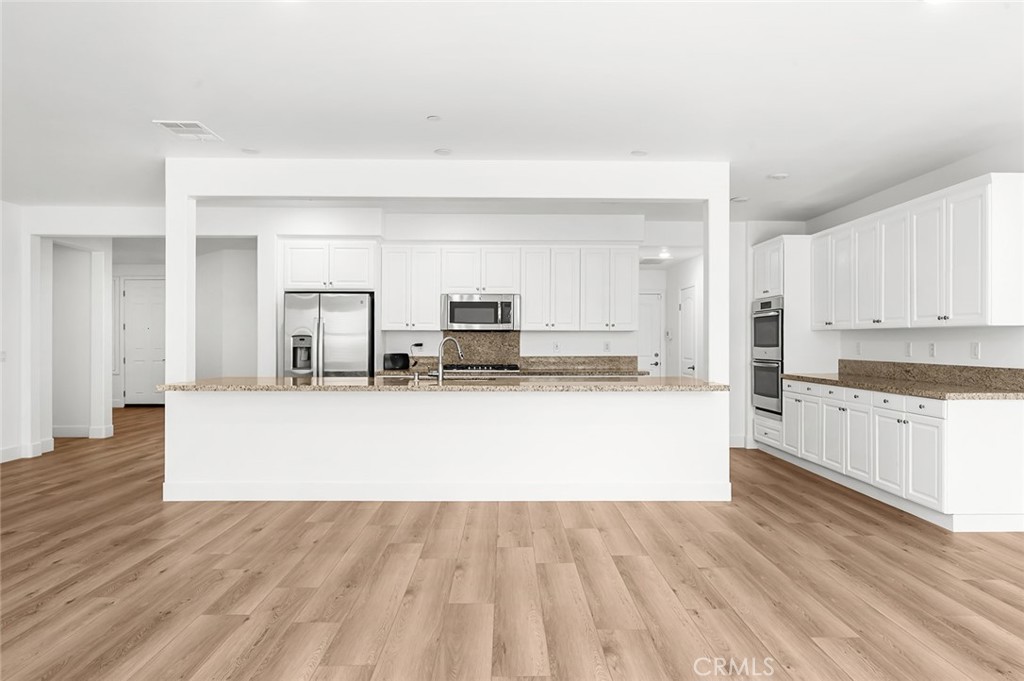 3694 S Grower Avenue