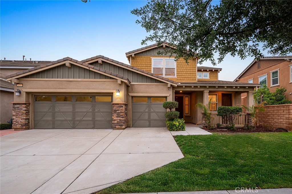 3694 S Grower Avenue