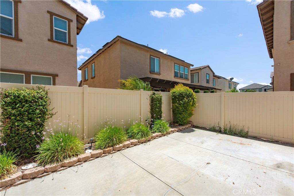 16123 Apricot Avenue