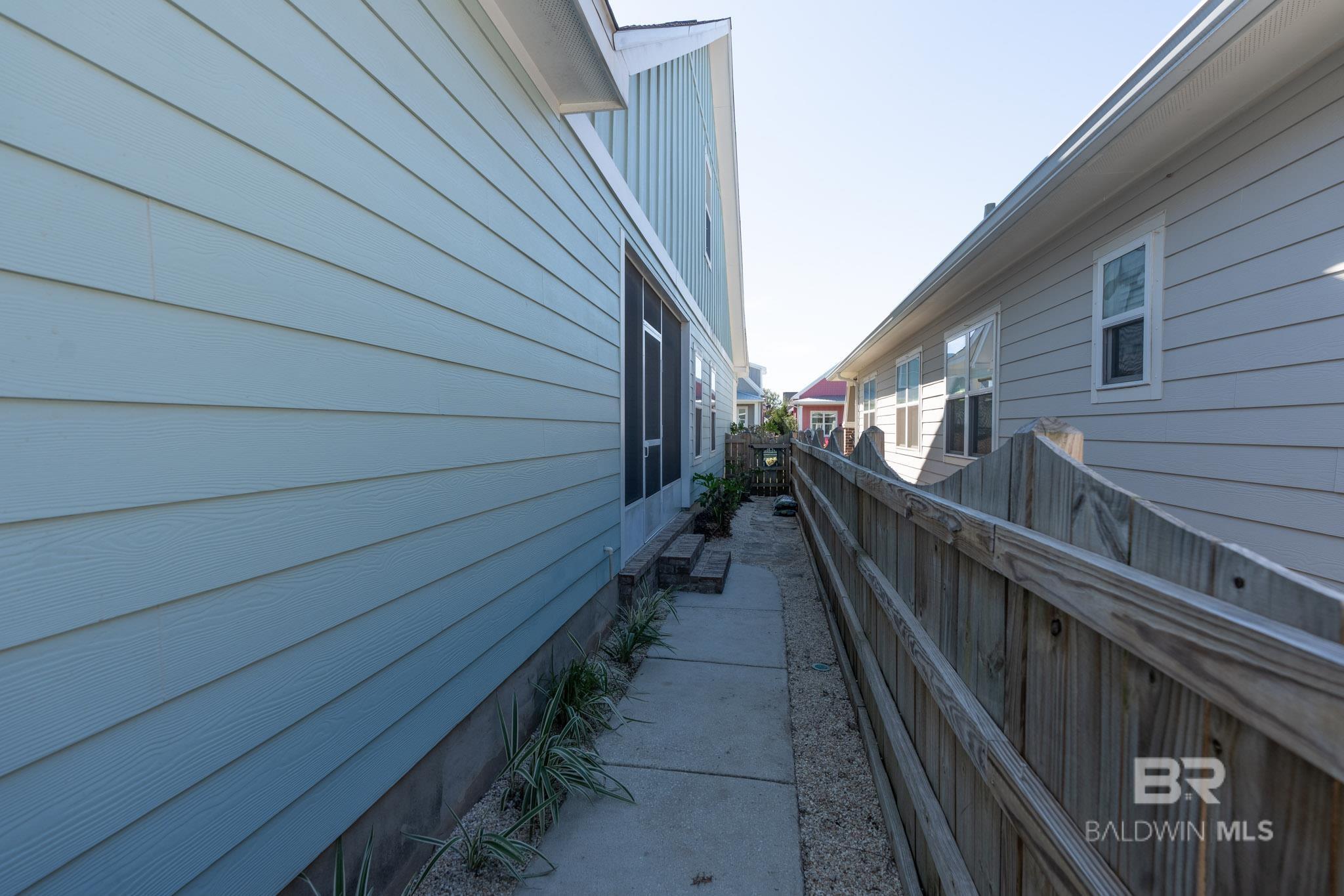 1210 Primrose Lane