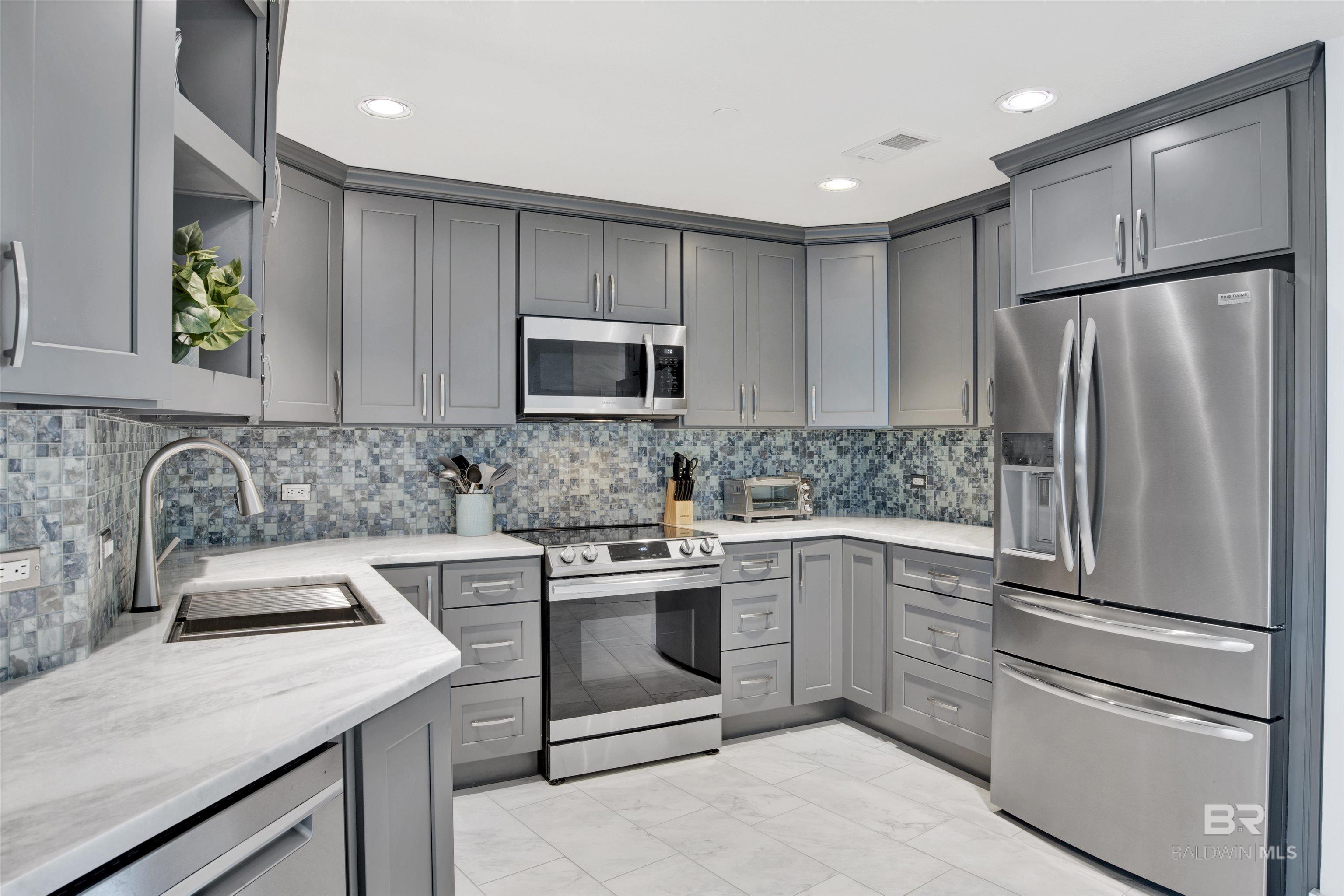 521 W Beach Boulevard 2502