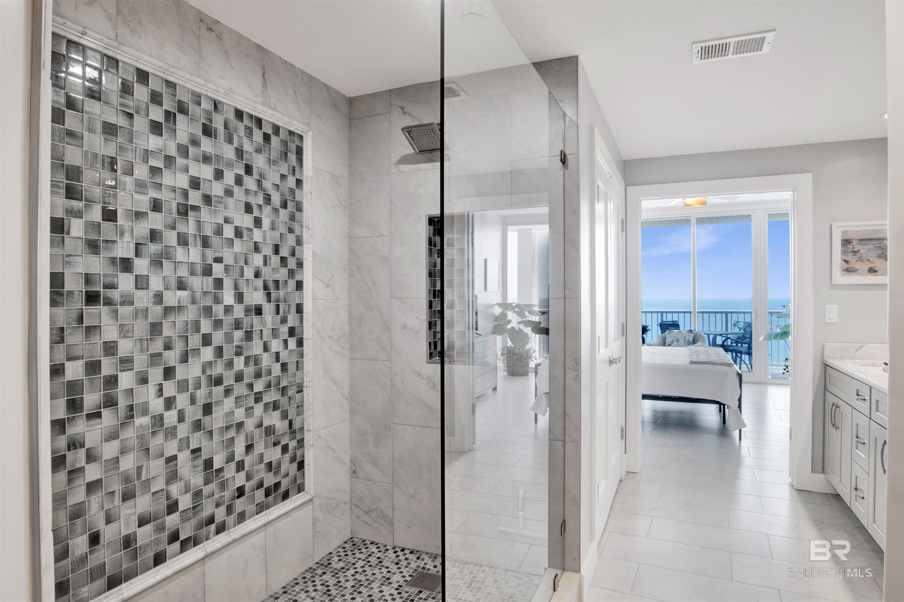 521 W Beach Boulevard 2502