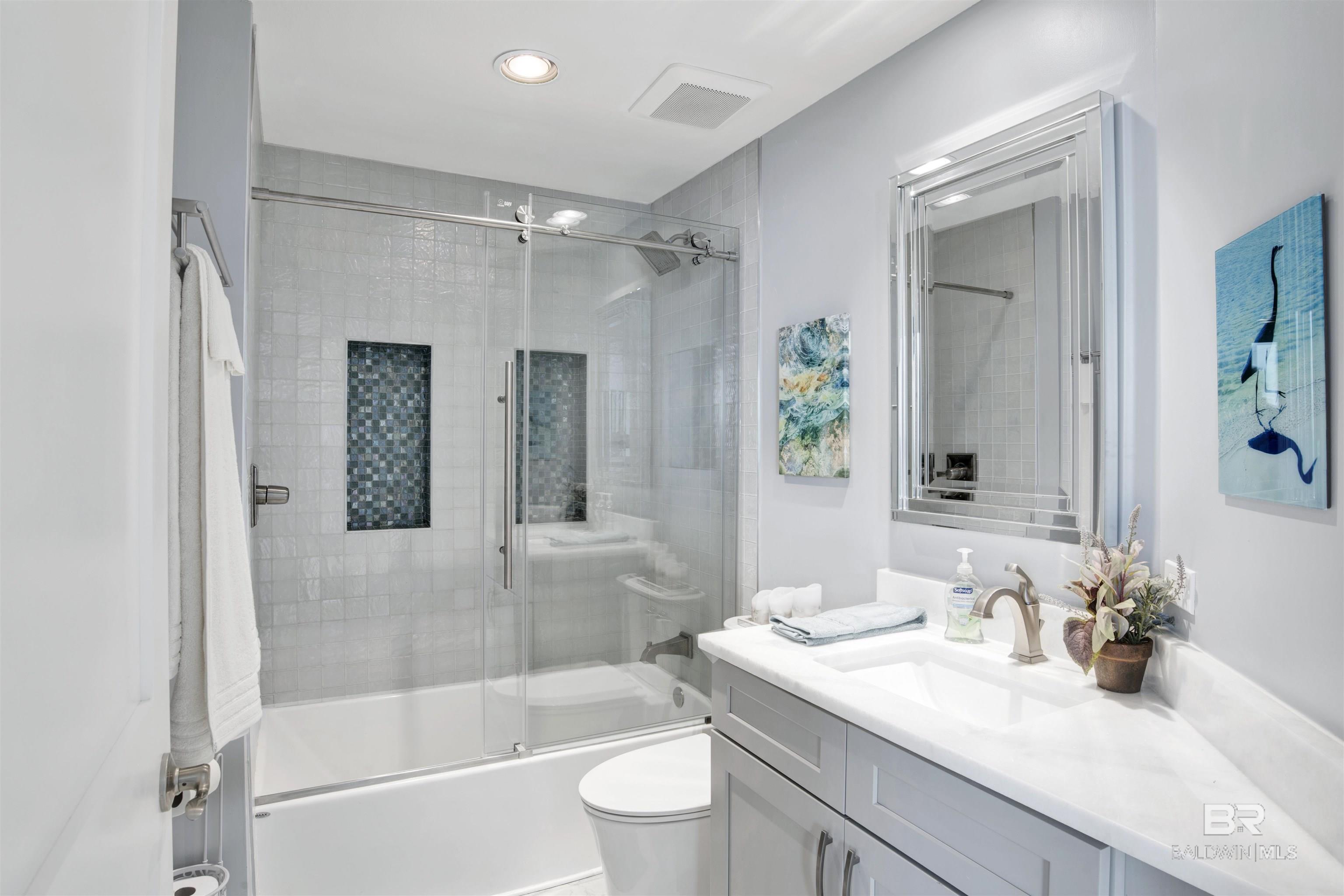 521 W Beach Boulevard 2502