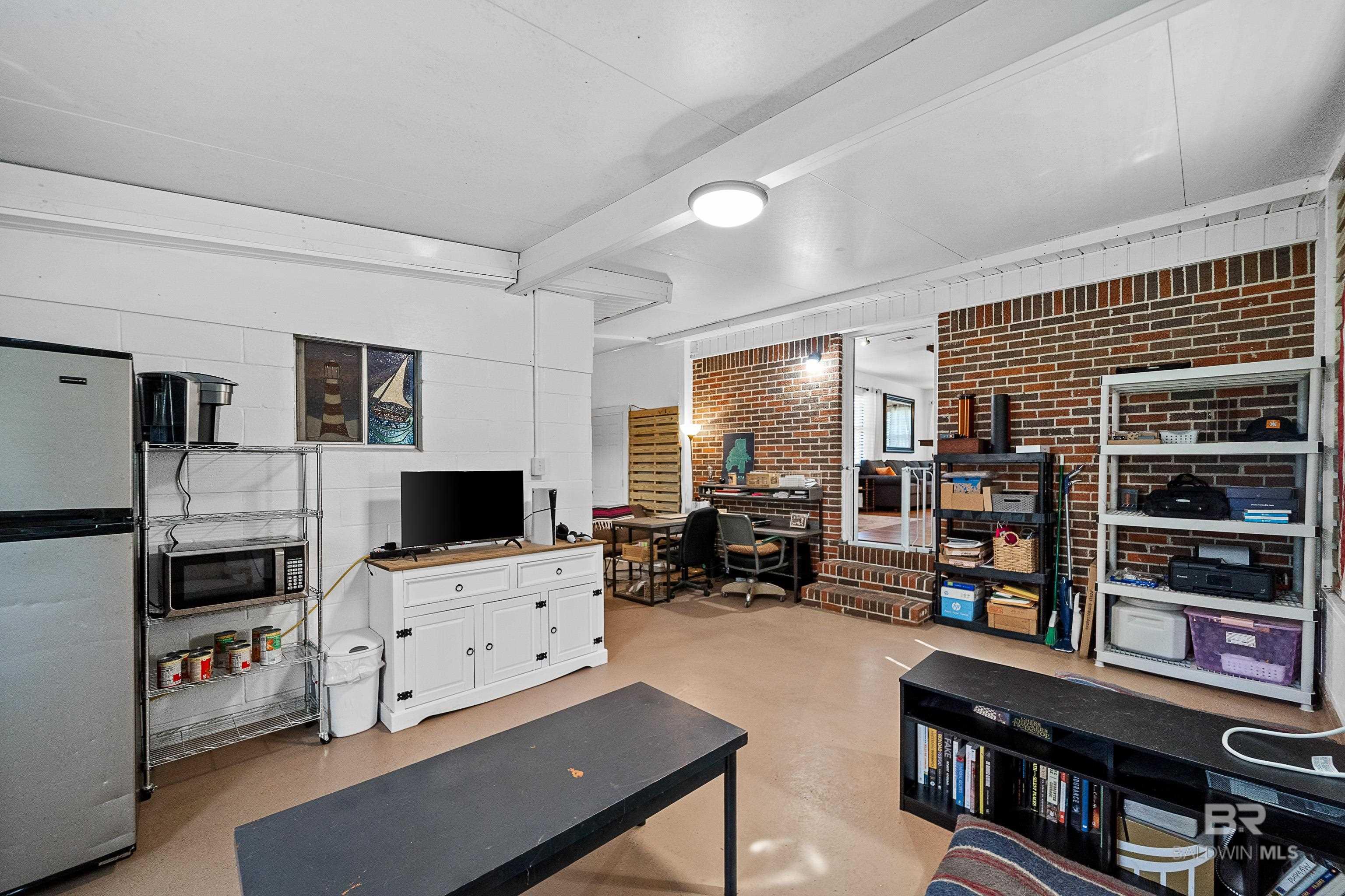 6895 Piney Woods Road