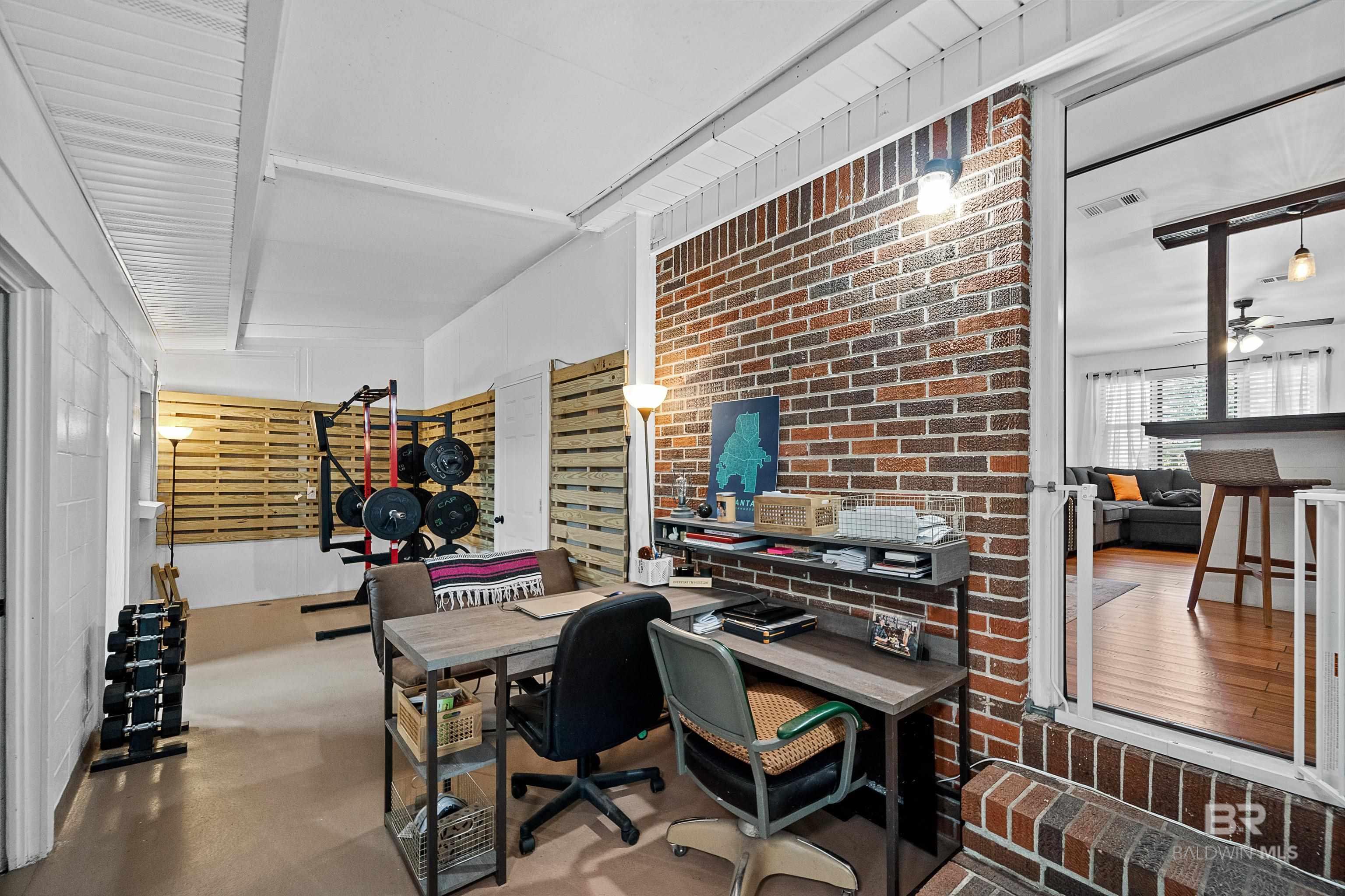 6895 Piney Woods Road