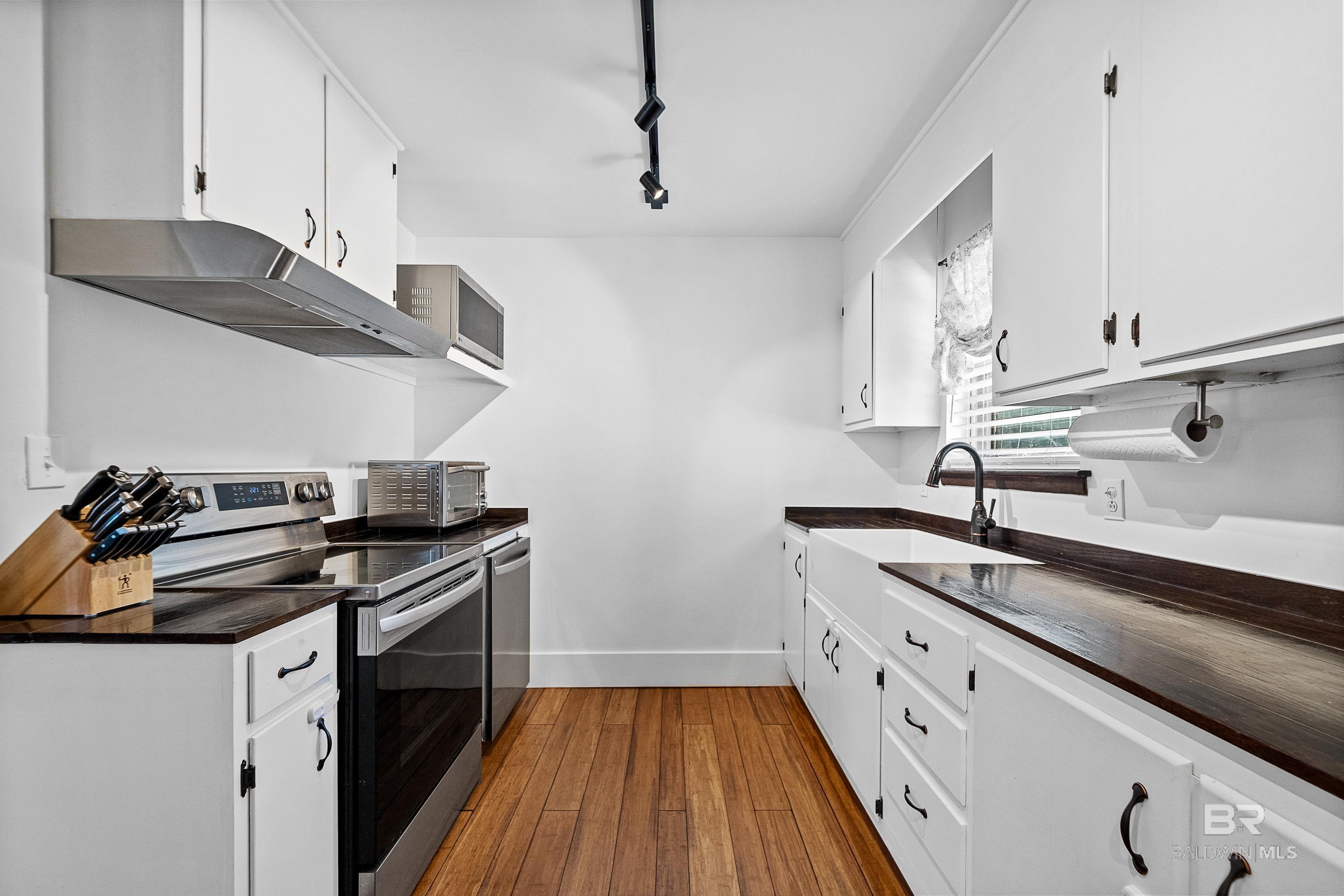 6895 Piney Woods Road