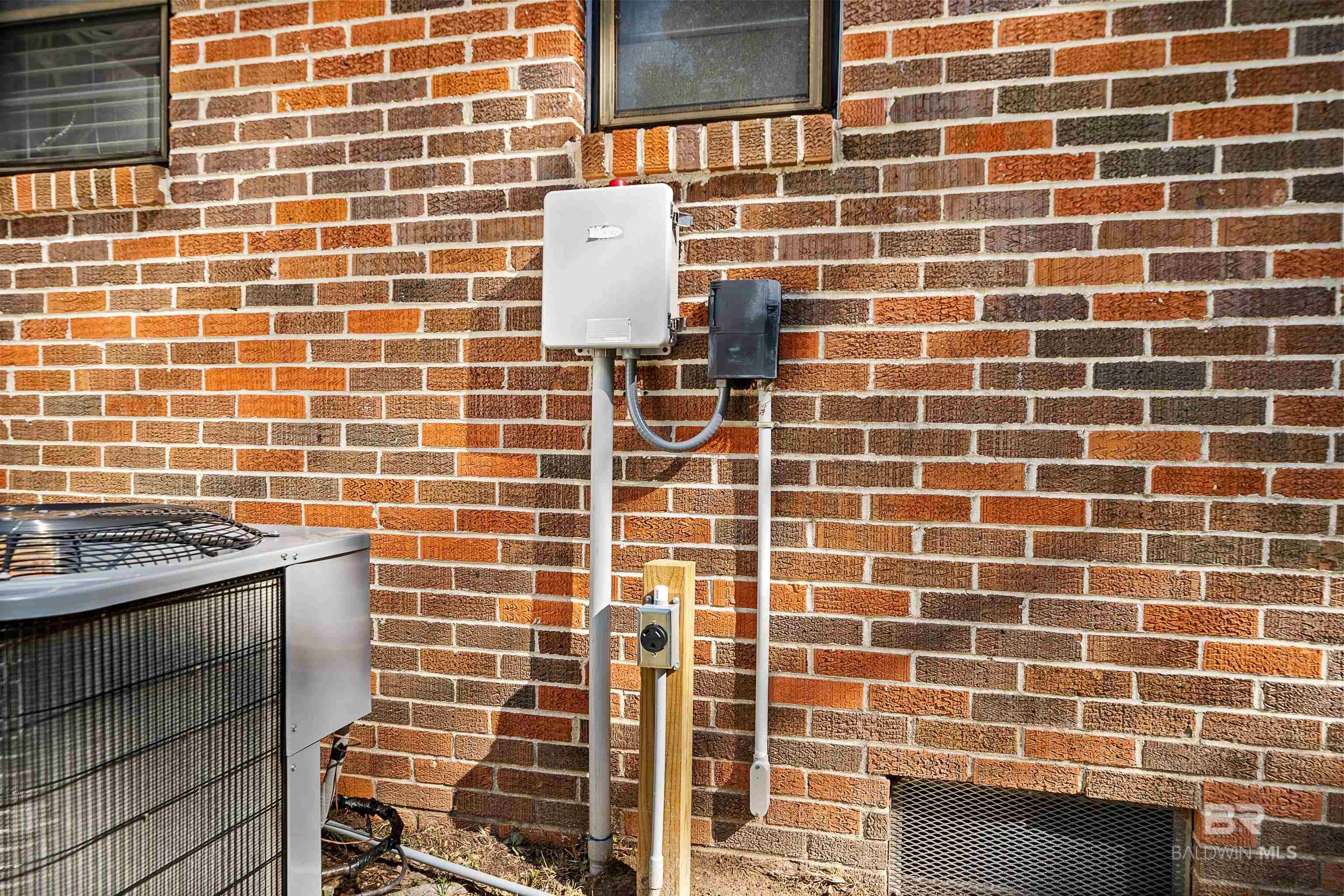 6895 Piney Woods Road