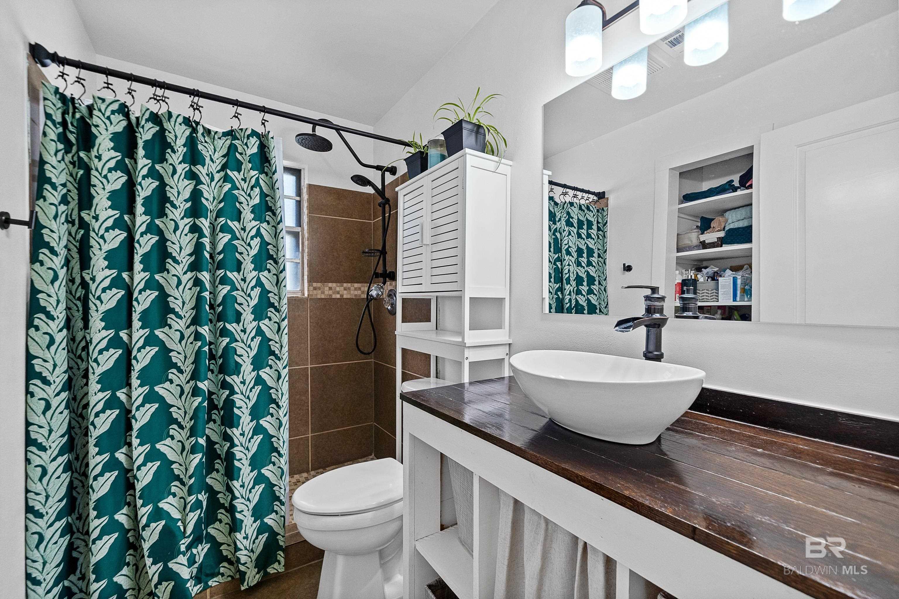 6895 Piney Woods Road