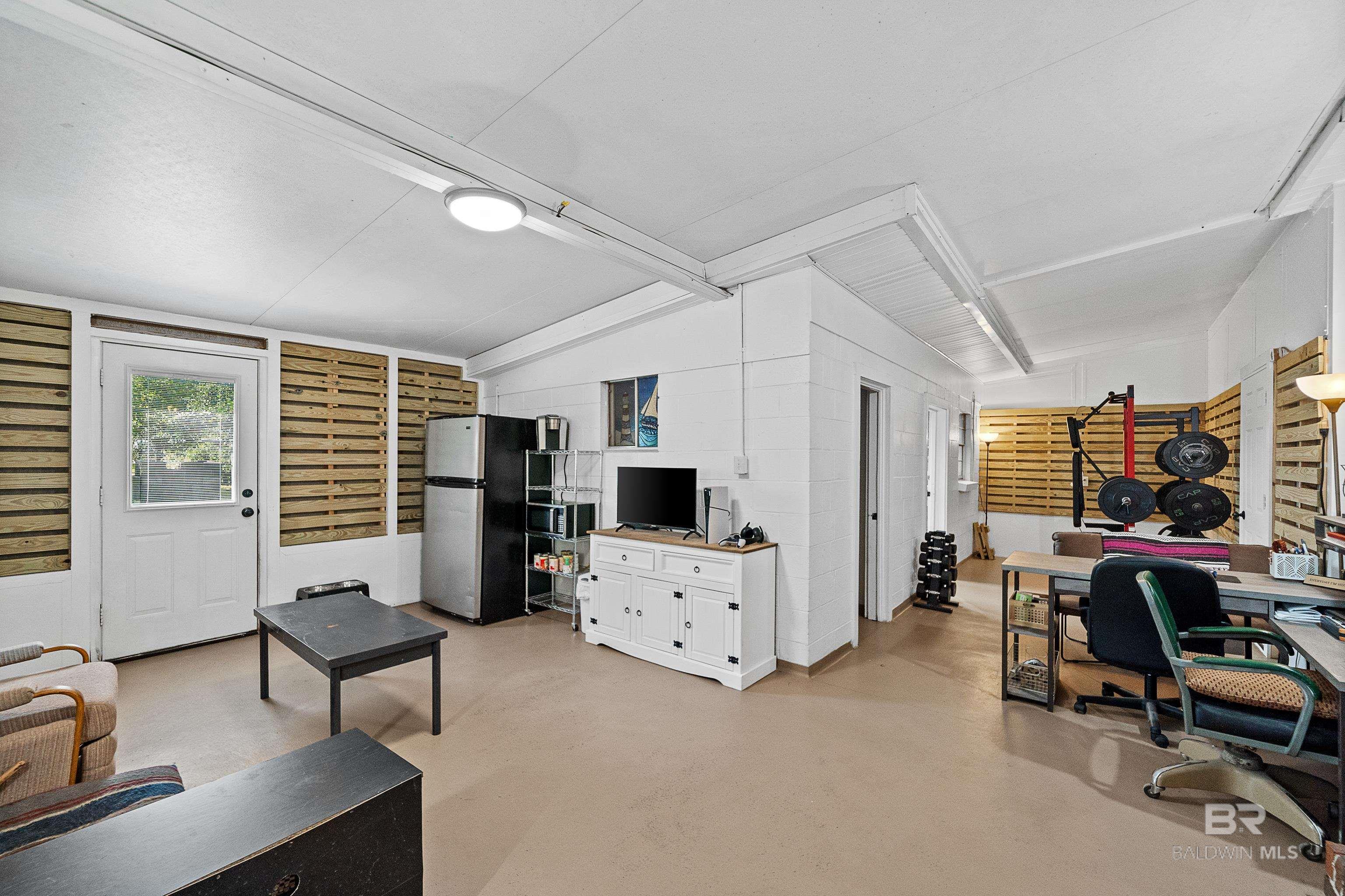 6895 Piney Woods Road