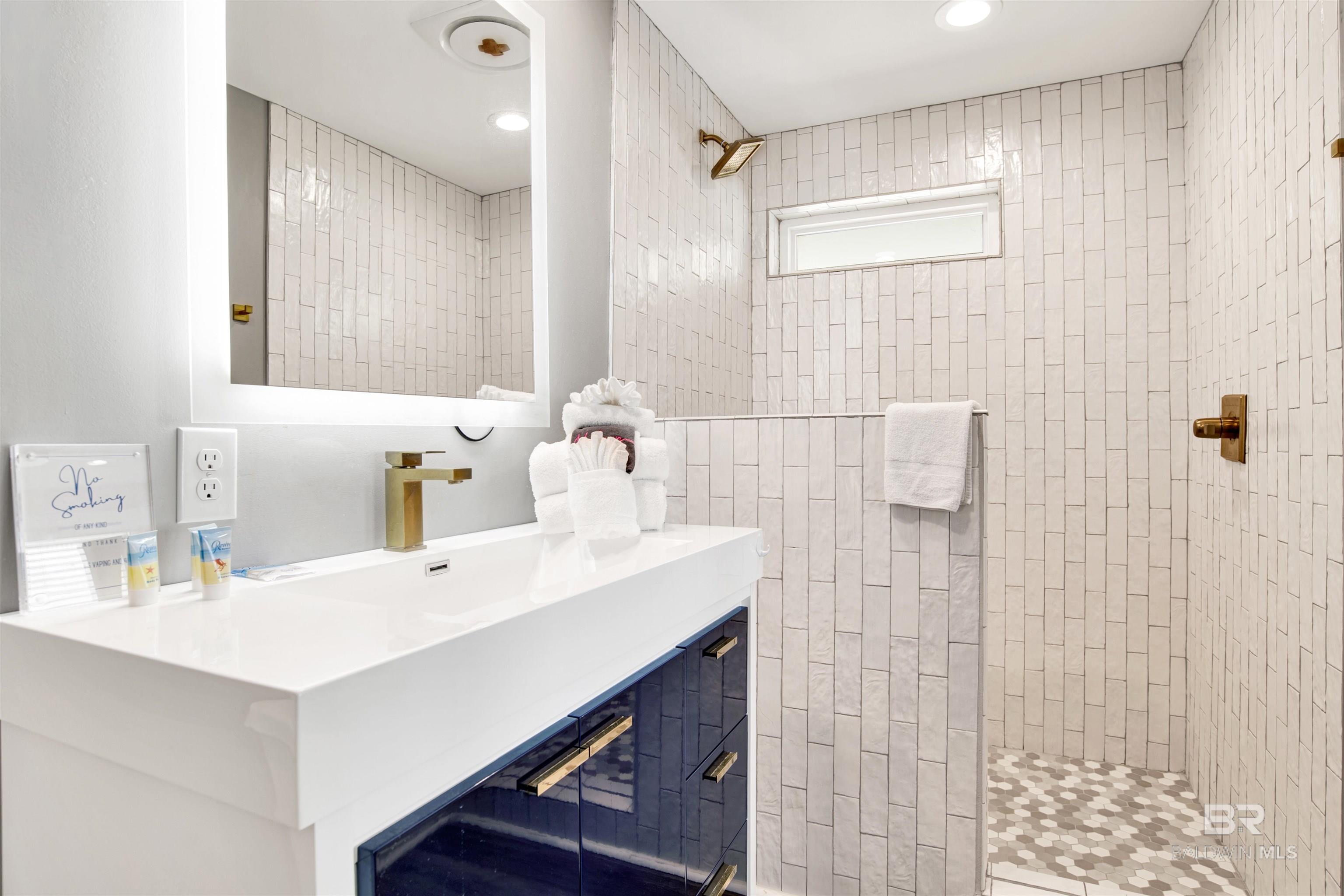 6894 Beach Shore Drive