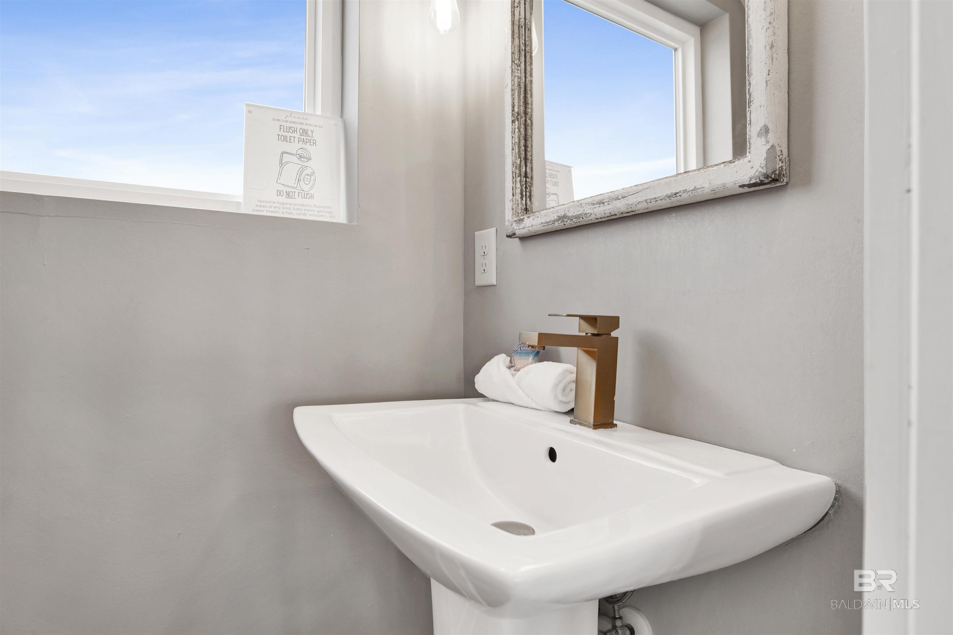 6894 Beach Shore Drive