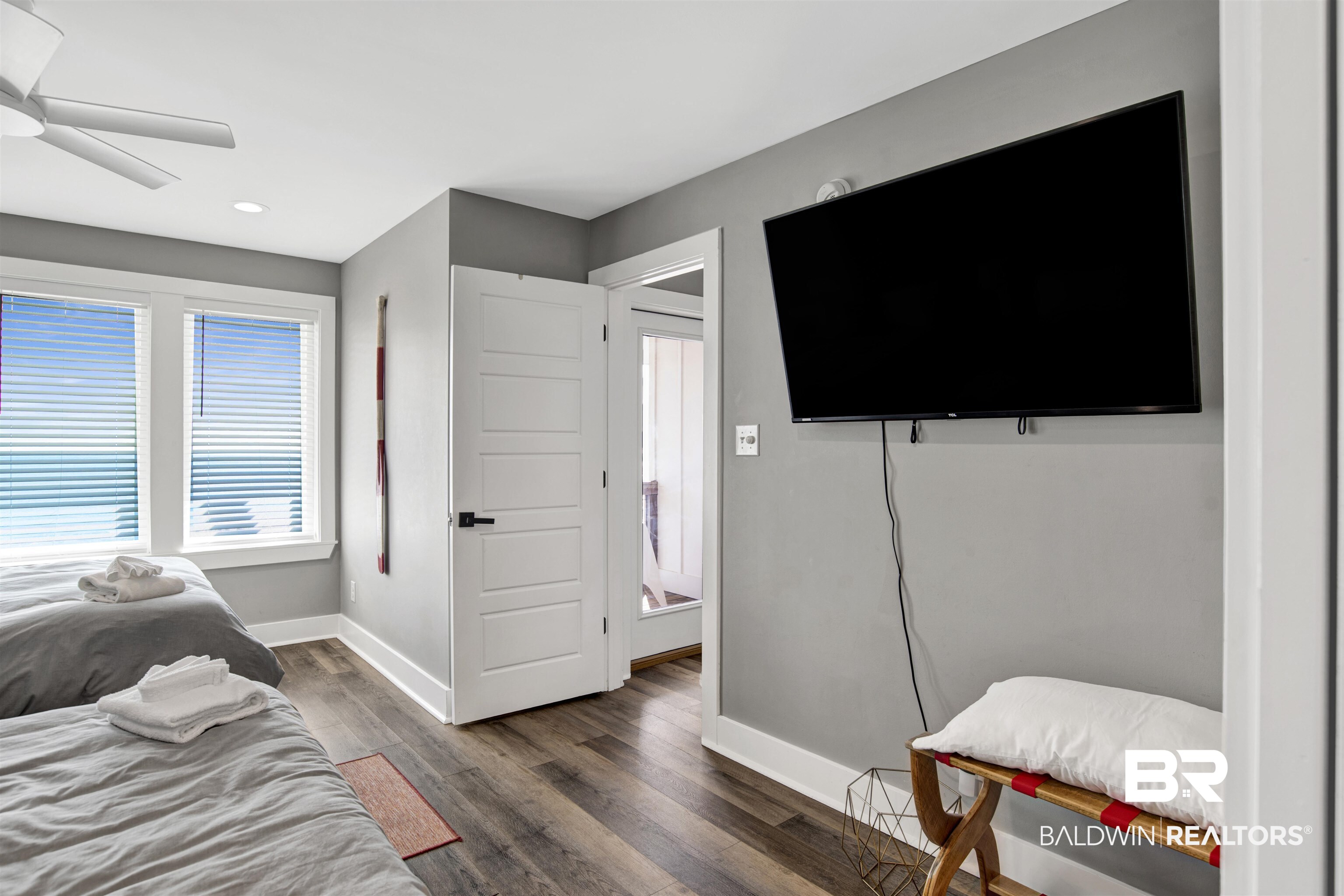 6894 Beach Shore Drive