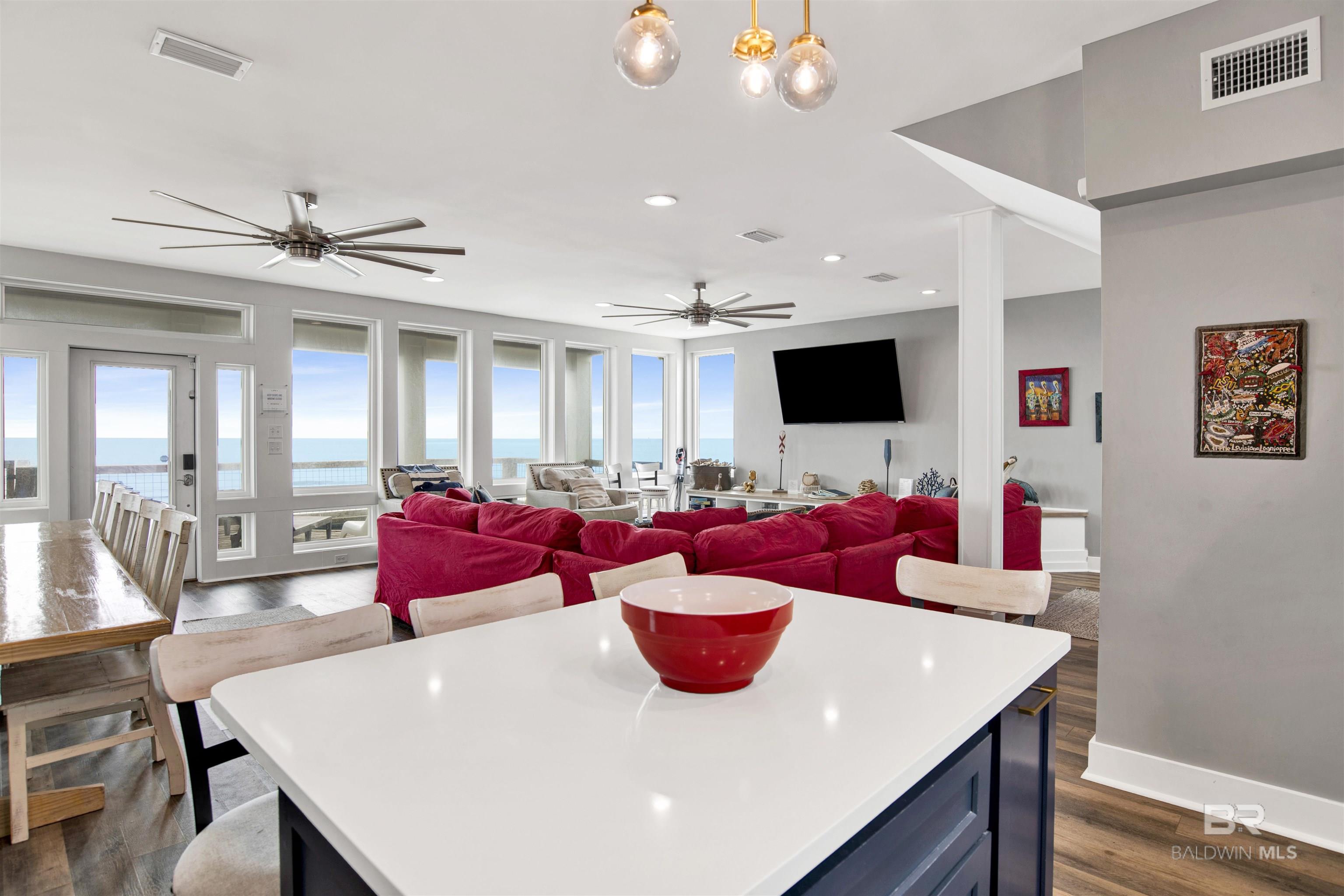 6894 Beach Shore Drive