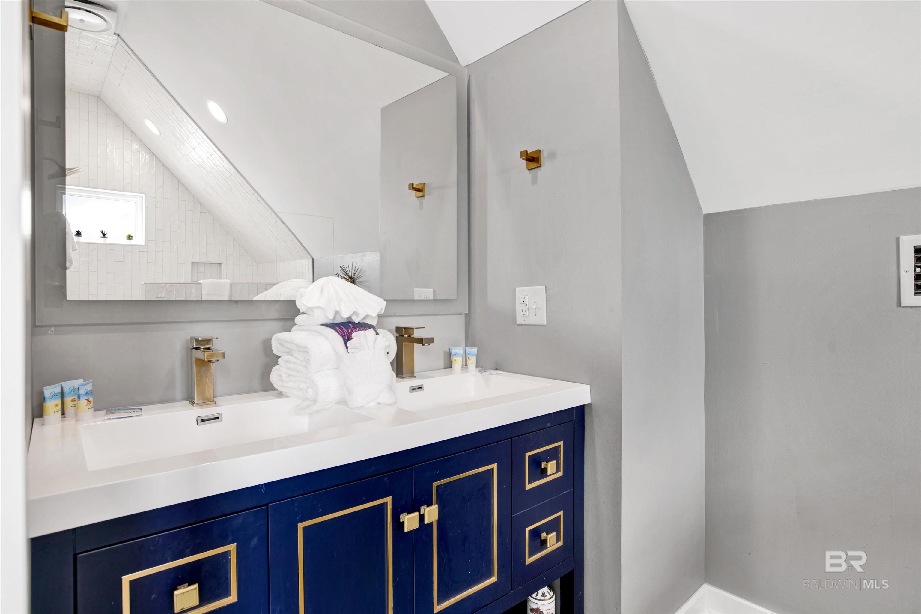 6894 Beach Shore Drive