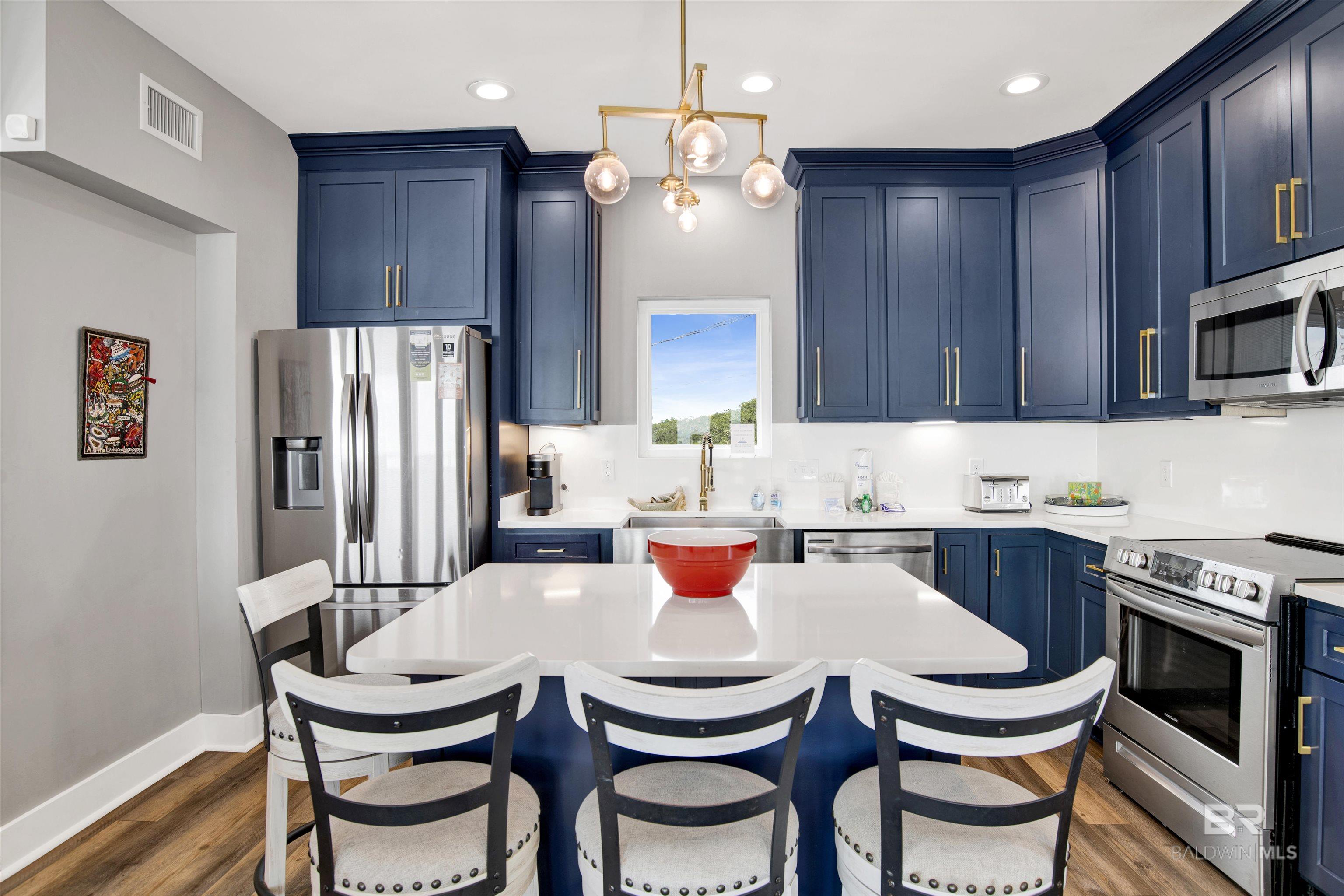 6894 Beach Shore Drive