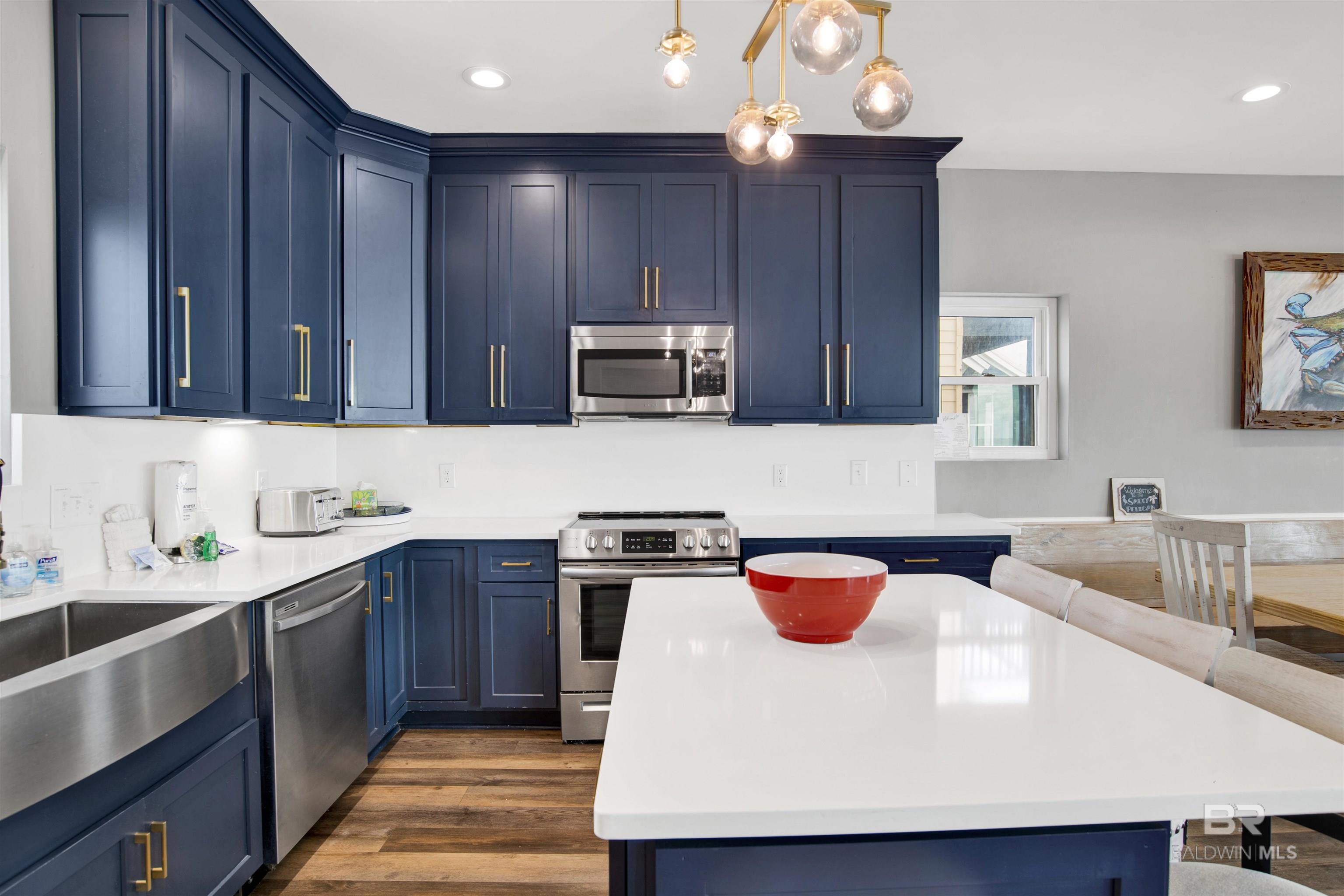 6894 Beach Shore Drive