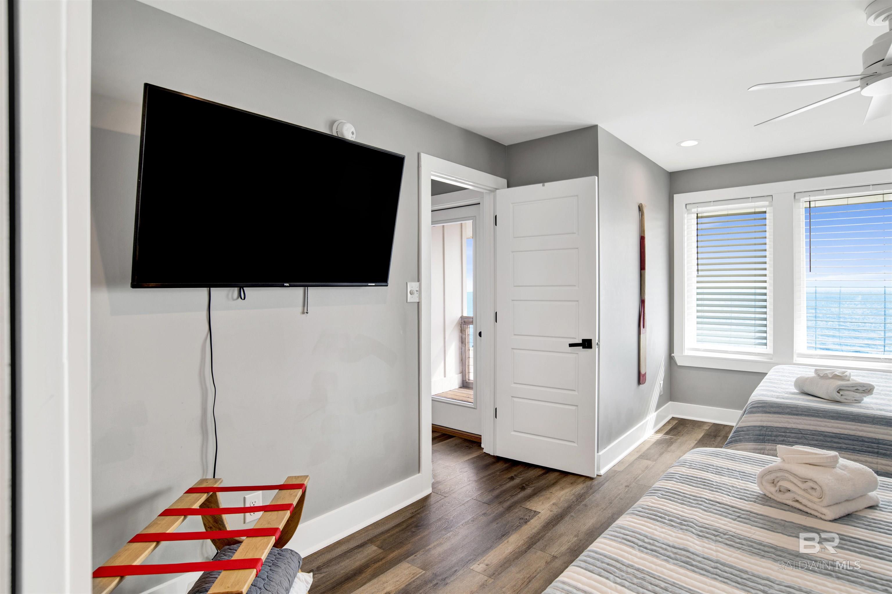 6894 Beach Shore Drive