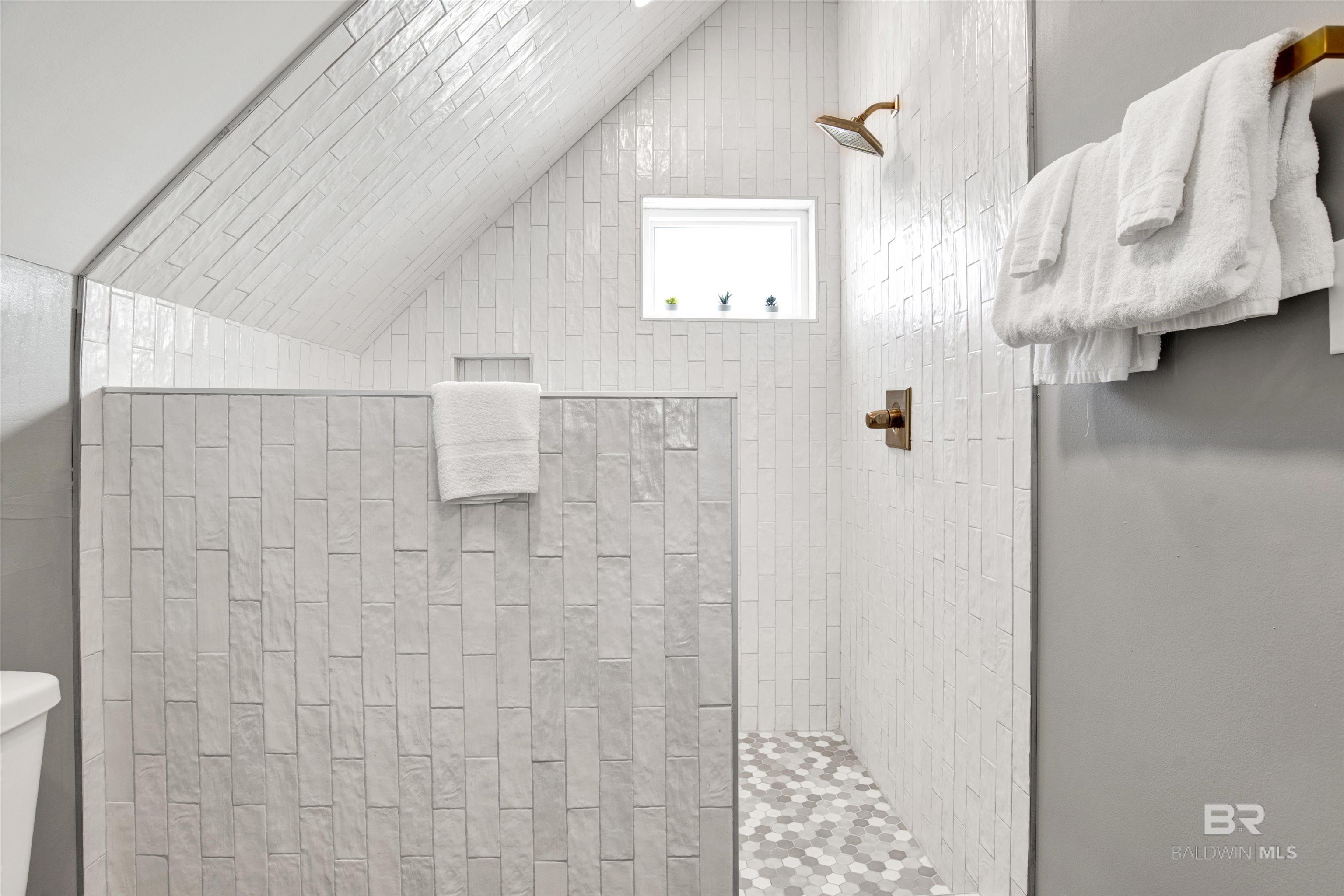 6894 Beach Shore Drive