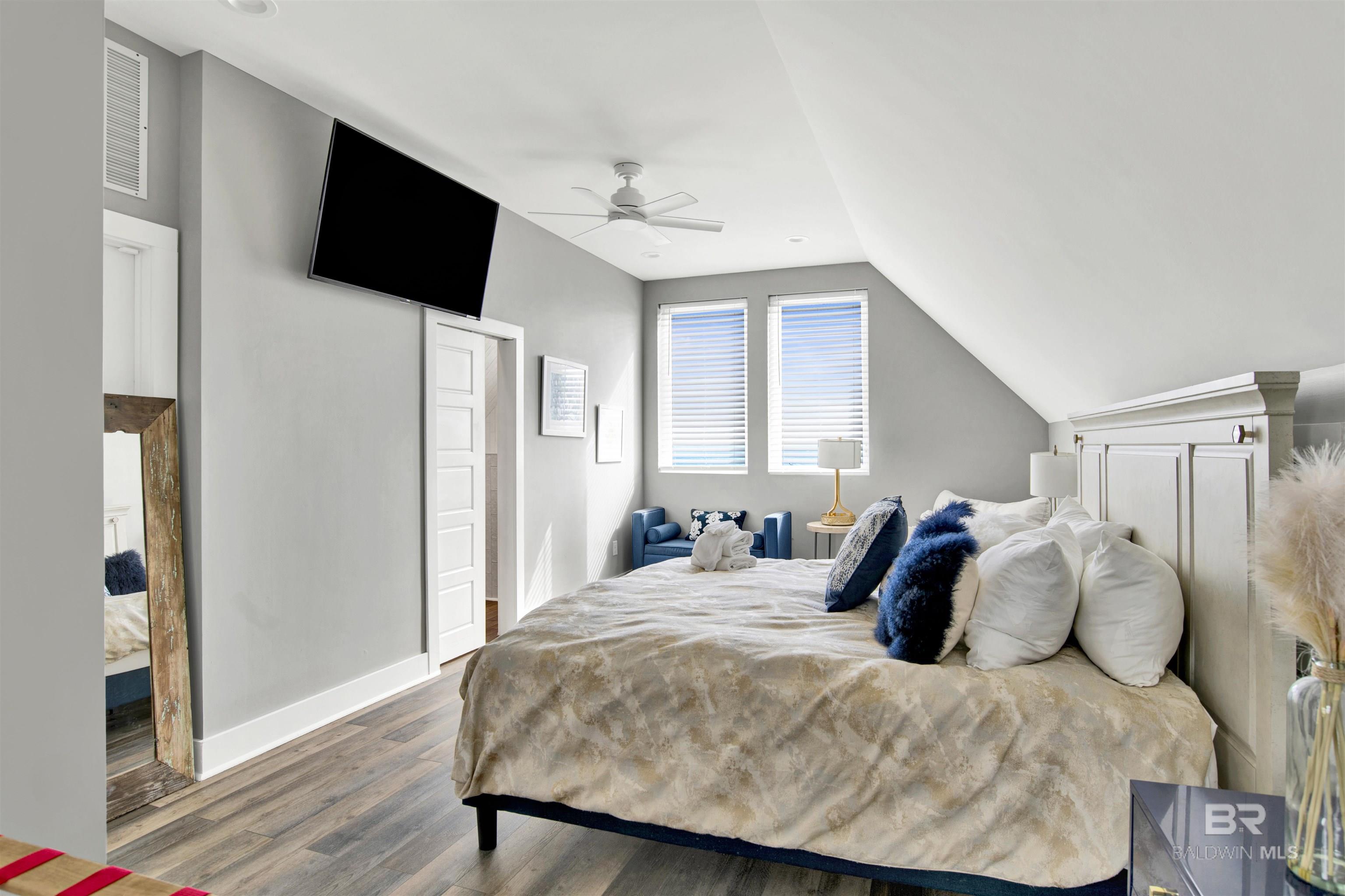 6894 Beach Shore Drive