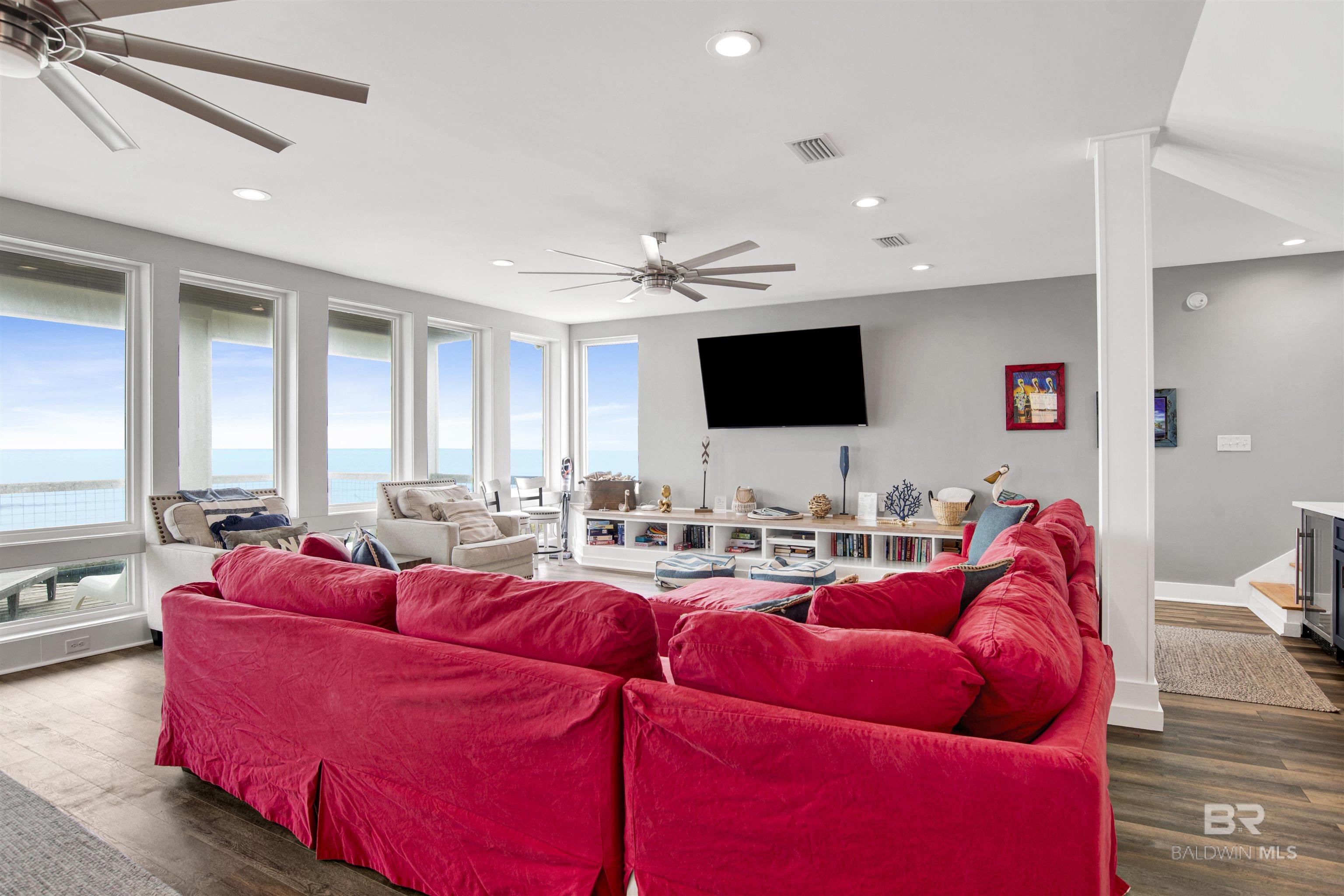 6894 Beach Shore Drive