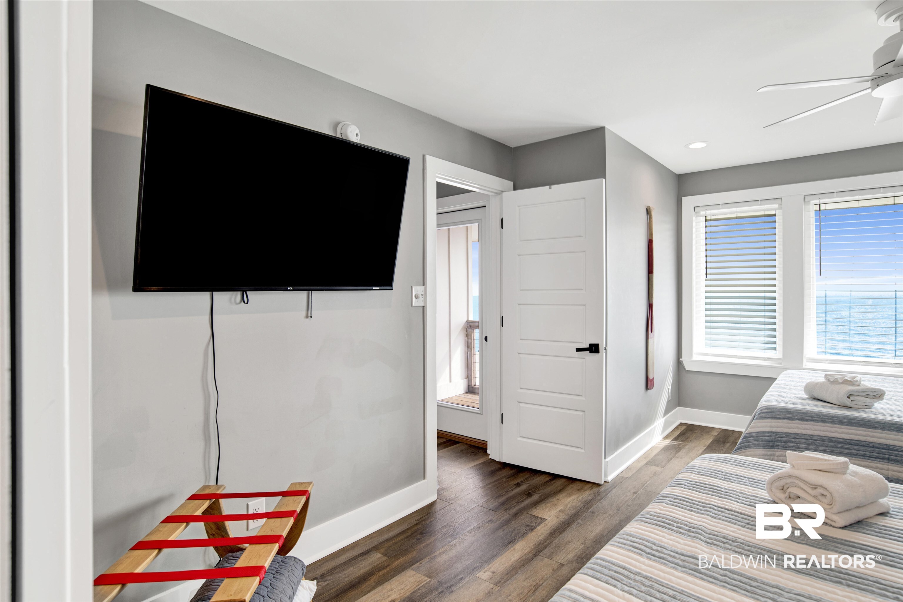 6894 Beach Shore Drive