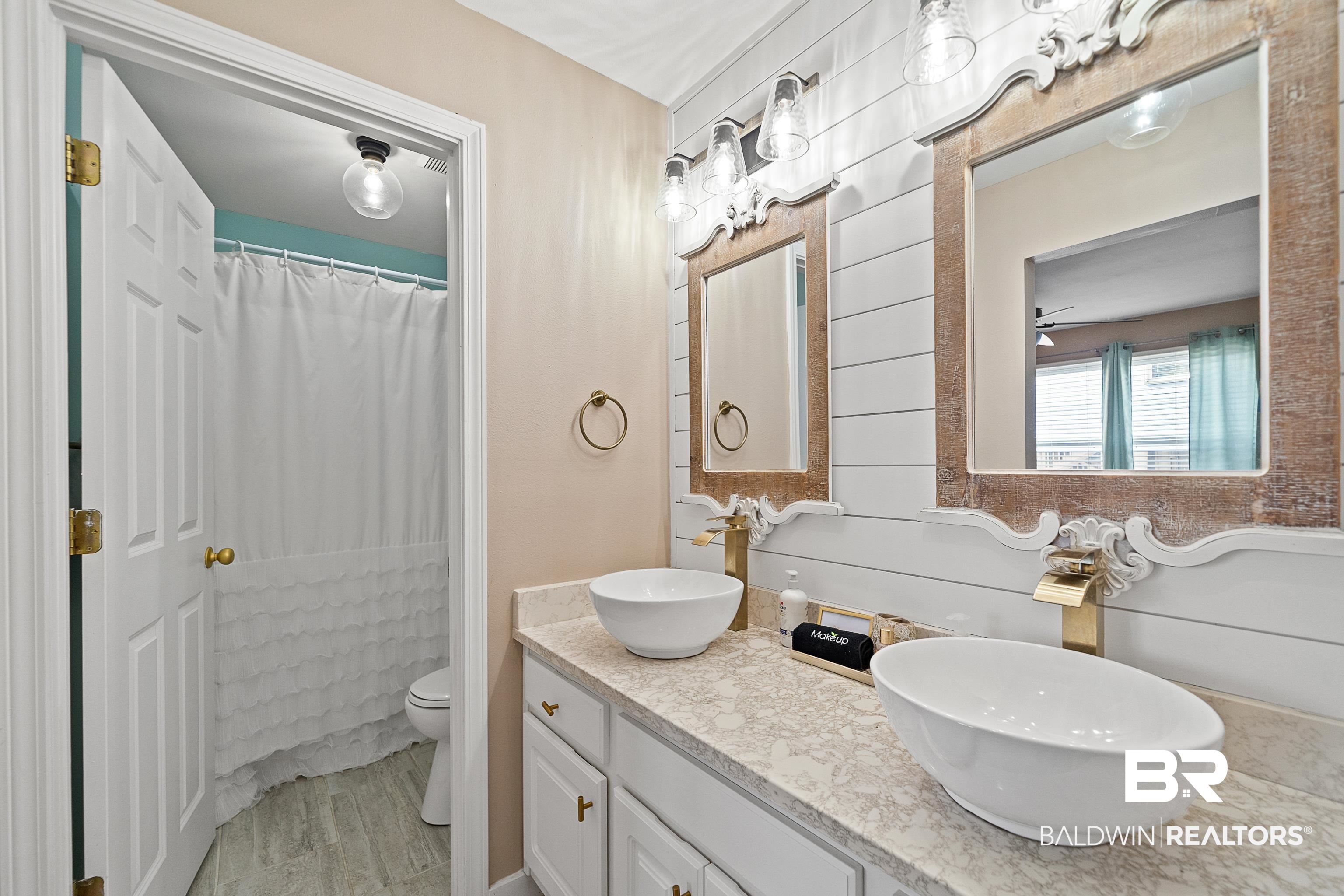 1477 W Lagoon Avenue 103