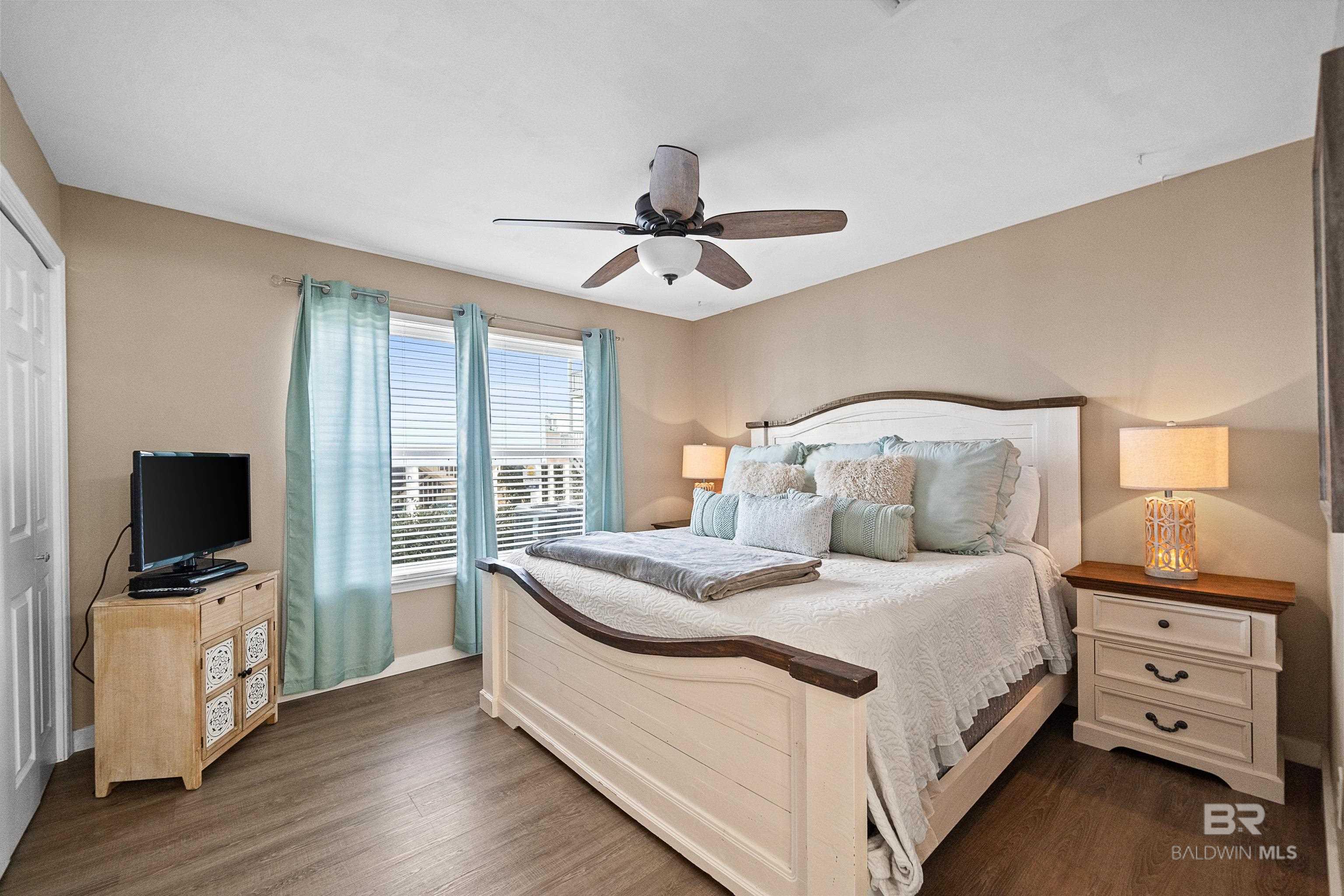 1477 W Lagoon Avenue 103