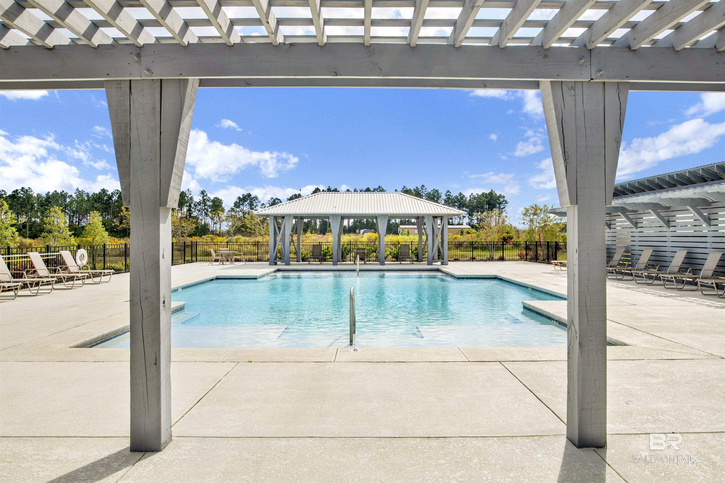 1089 Hayward Loop