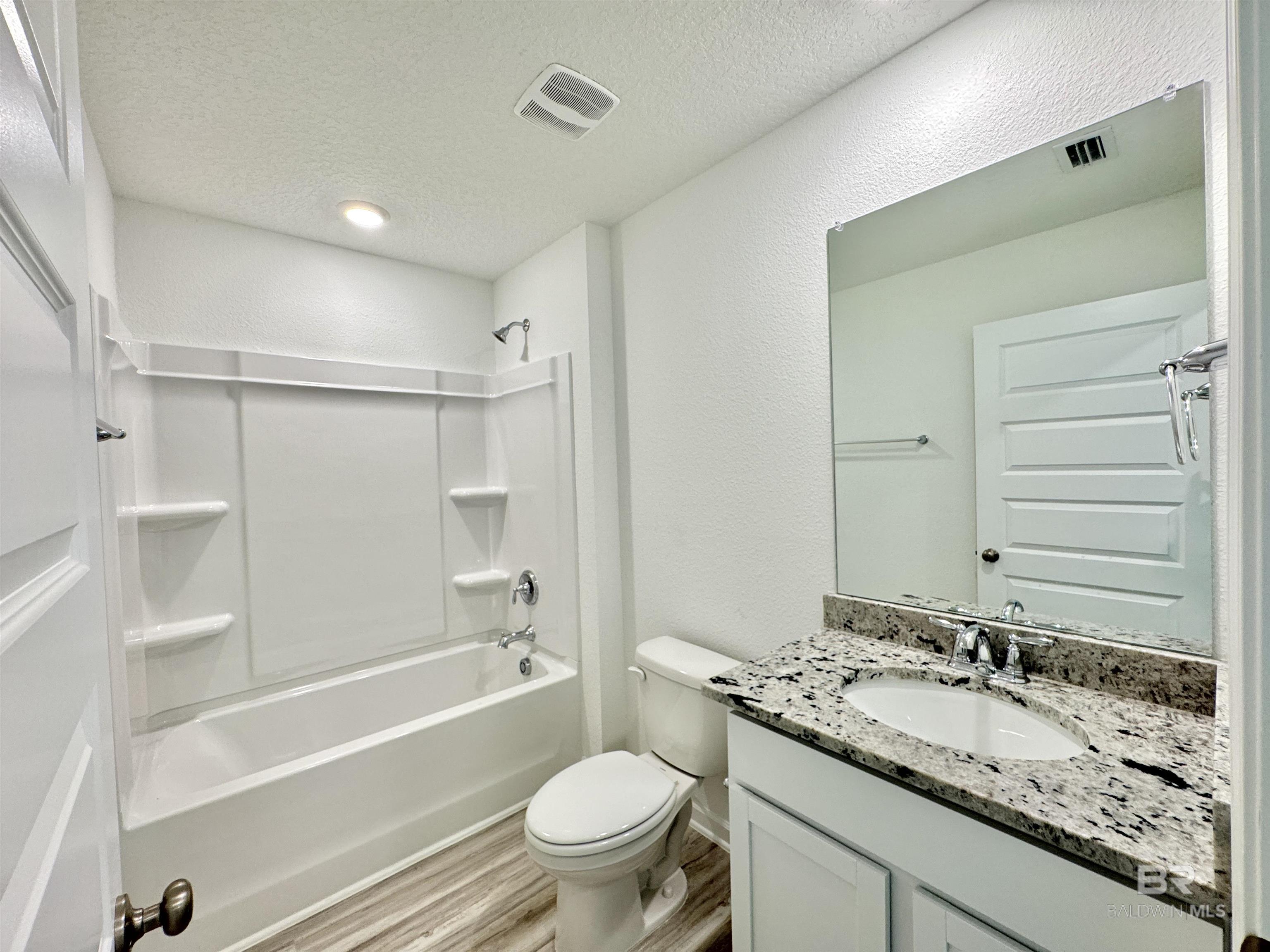 1089 Hayward Loop
