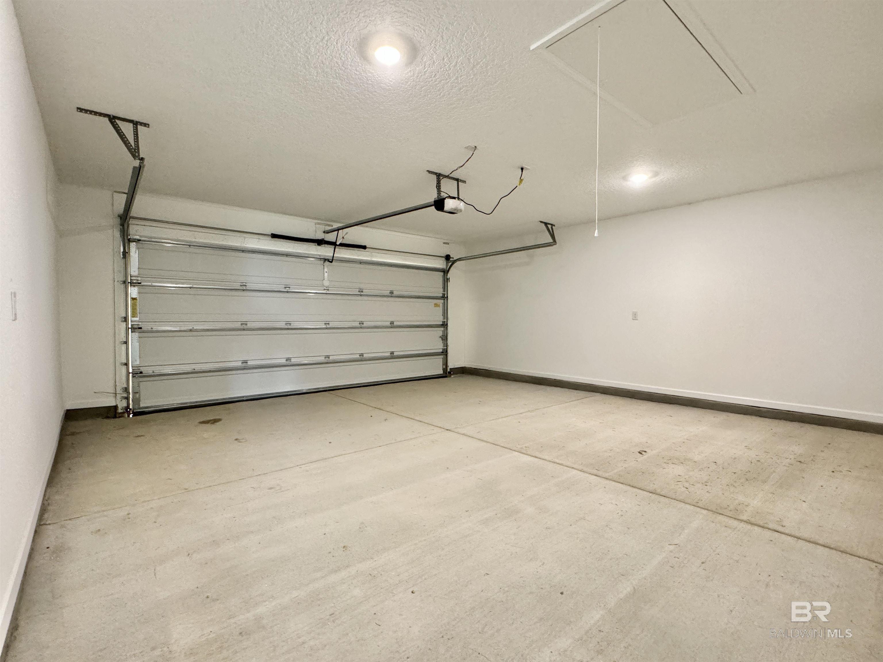 1089 Hayward Loop