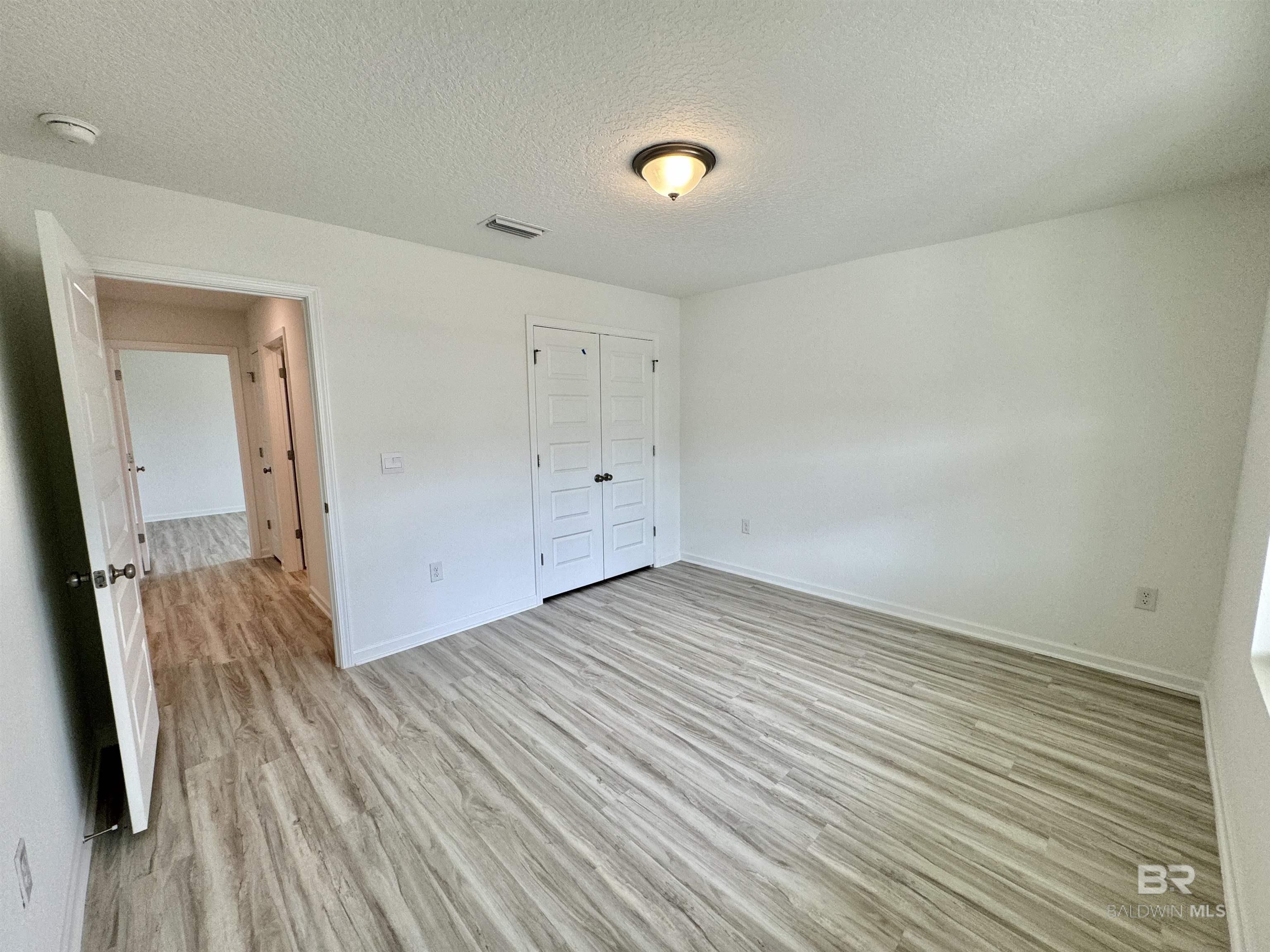 1089 Hayward Loop