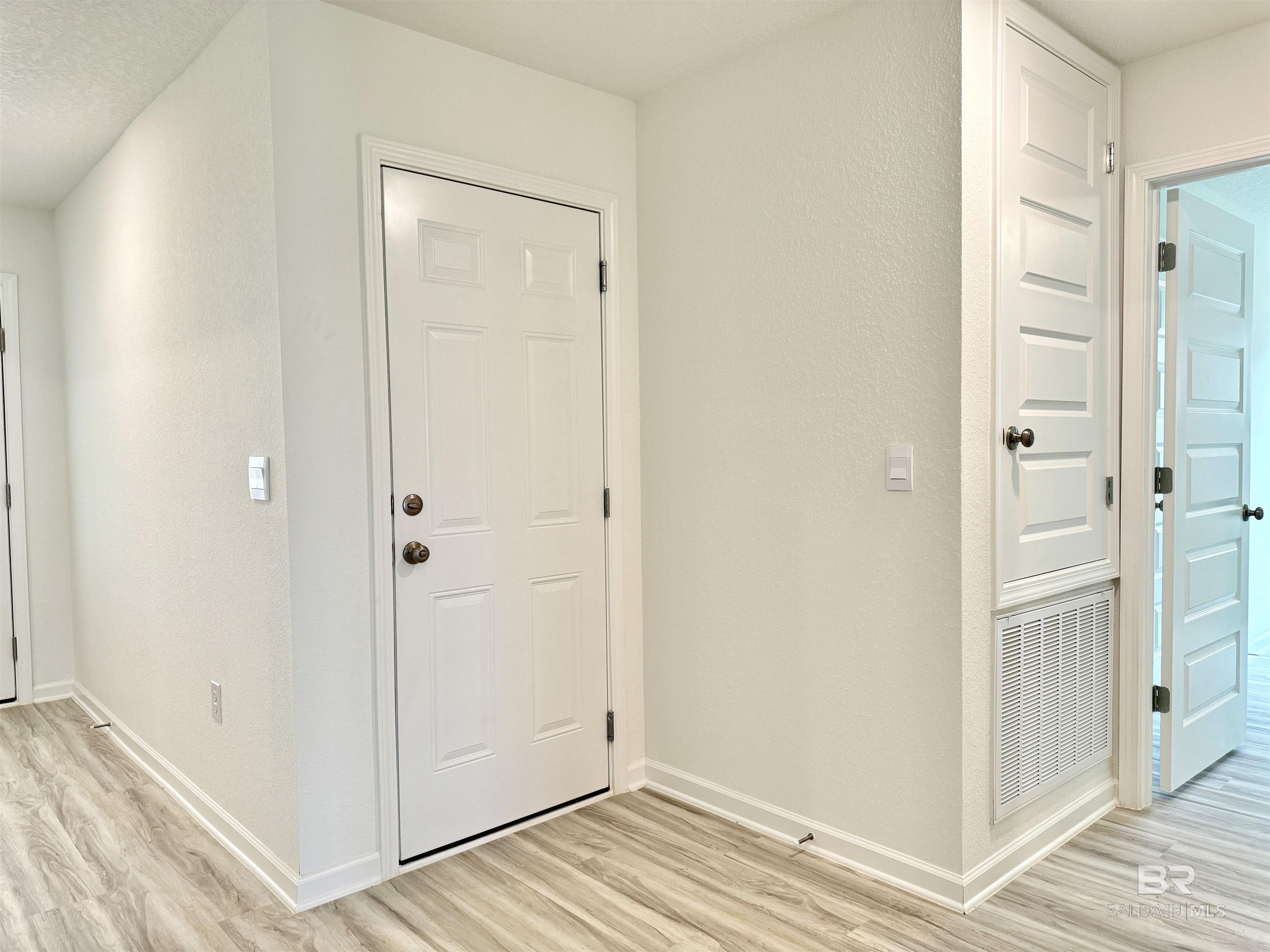 1089 Hayward Loop