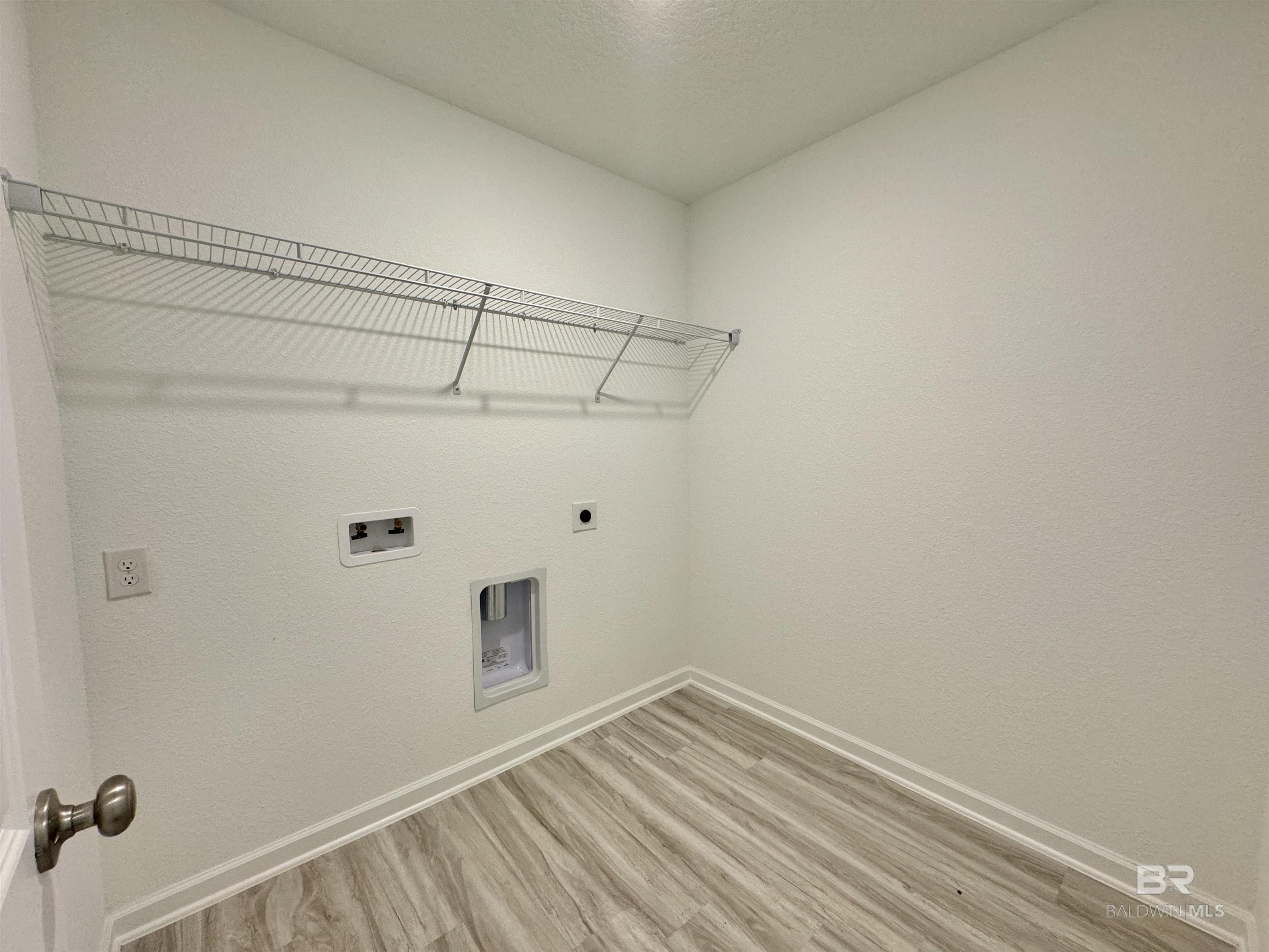 1089 Hayward Loop