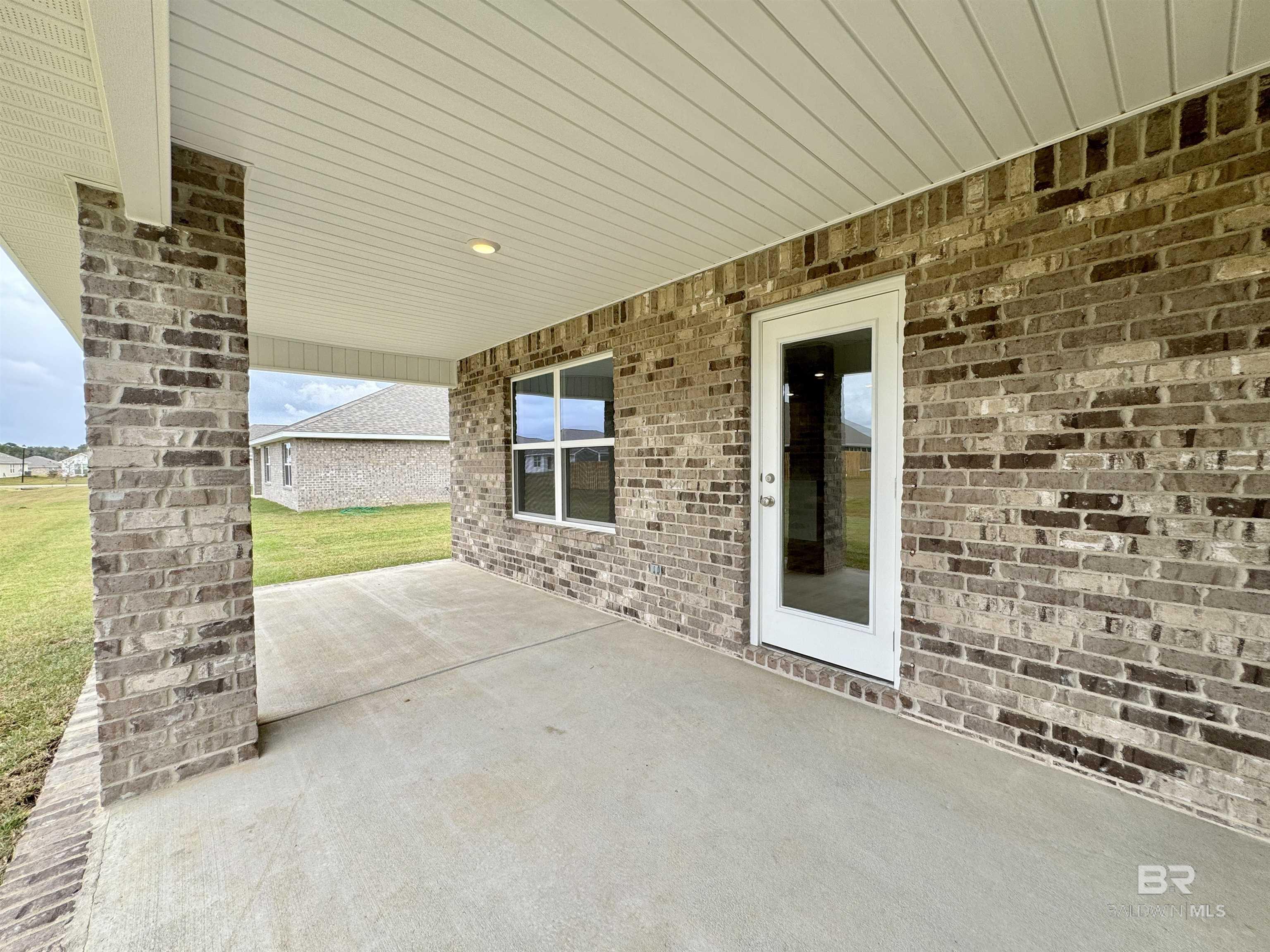 1089 Hayward Loop