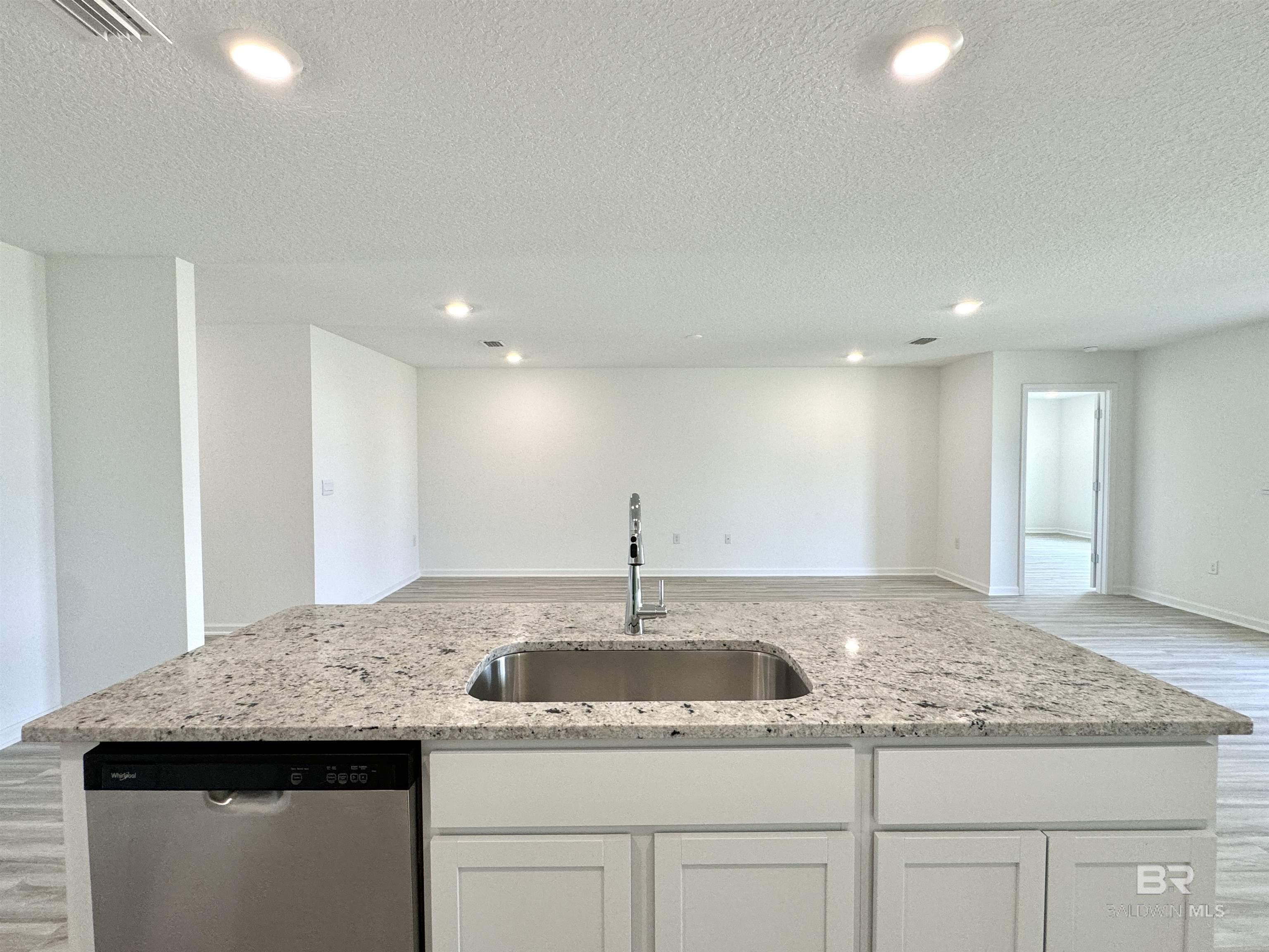 1089 Hayward Loop