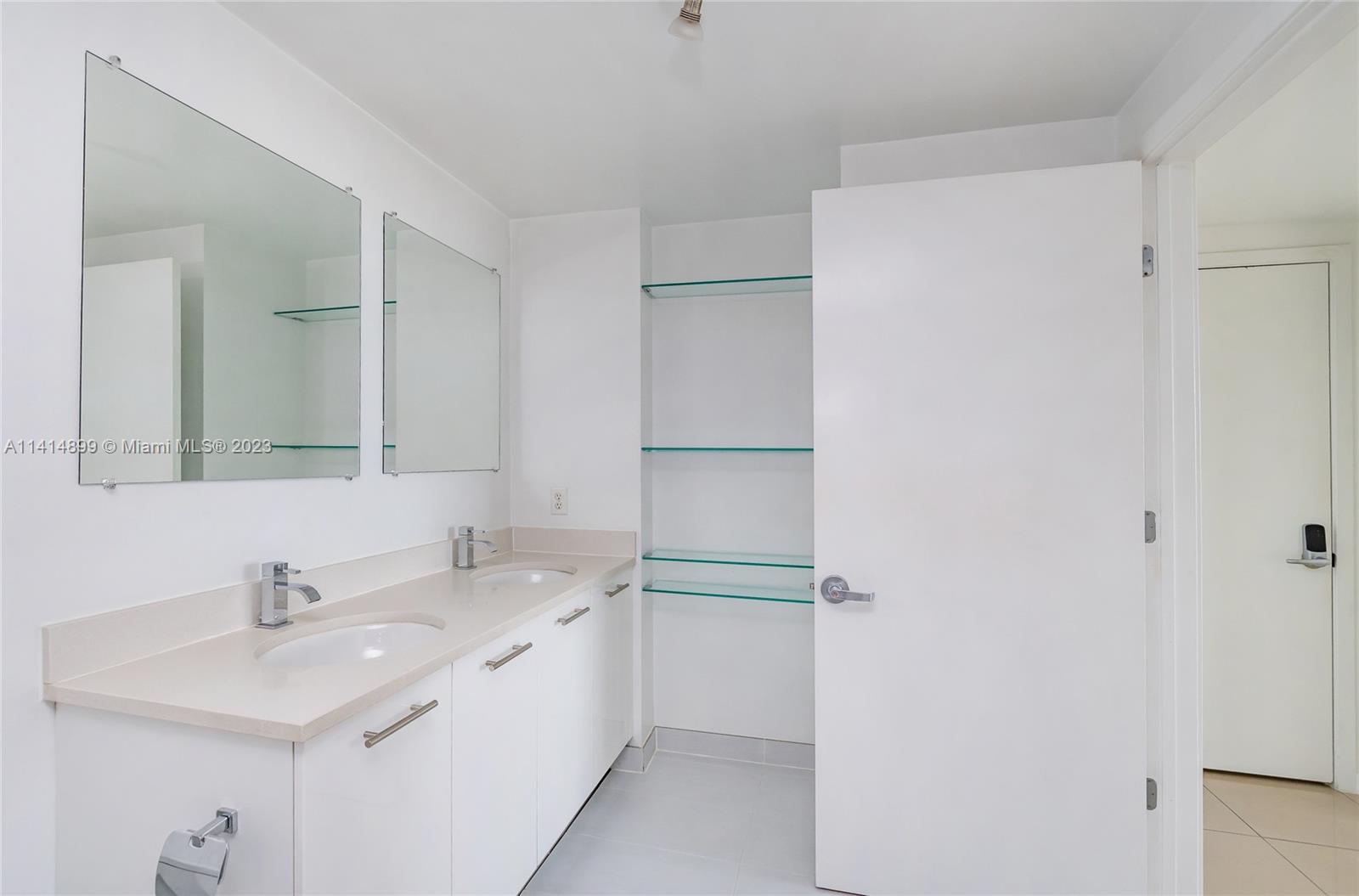 3250 NE 1st Ave # 715