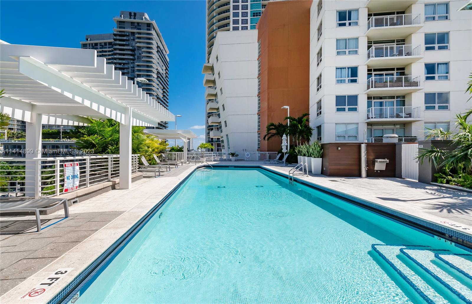 3250 NE 1st Ave # 715