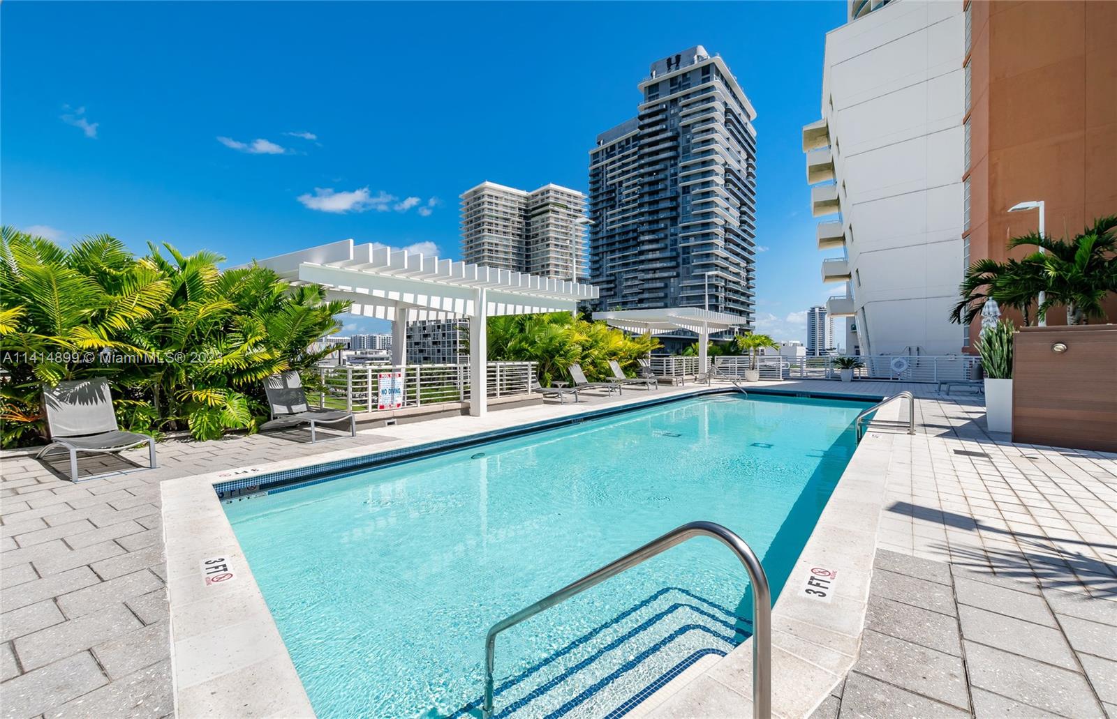 3250 NE 1st Ave # 715