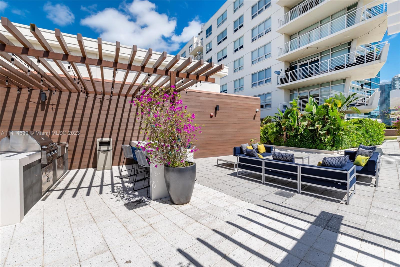 3250 NE 1st Ave # 715