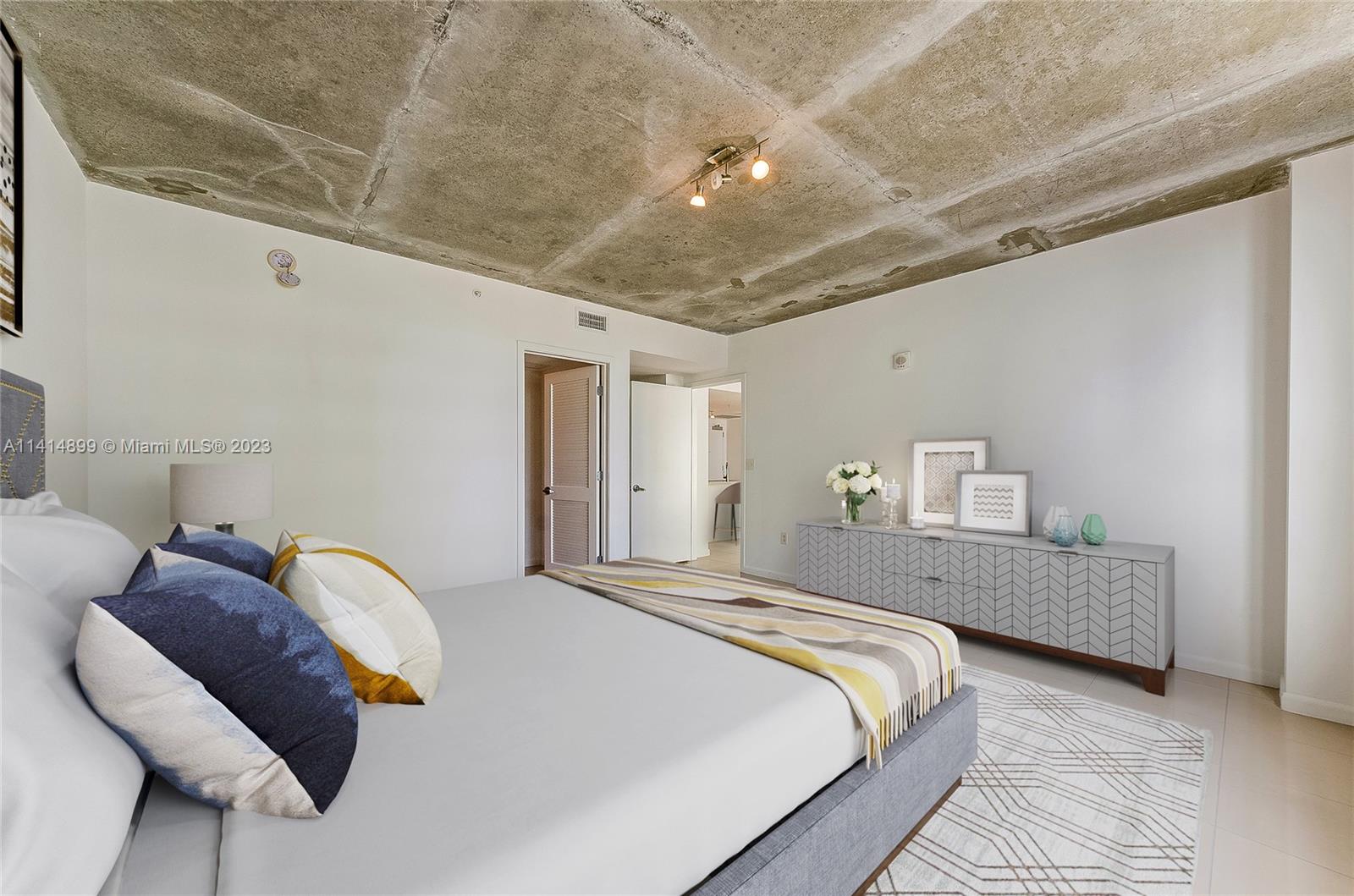 3250 NE 1st Ave # 715