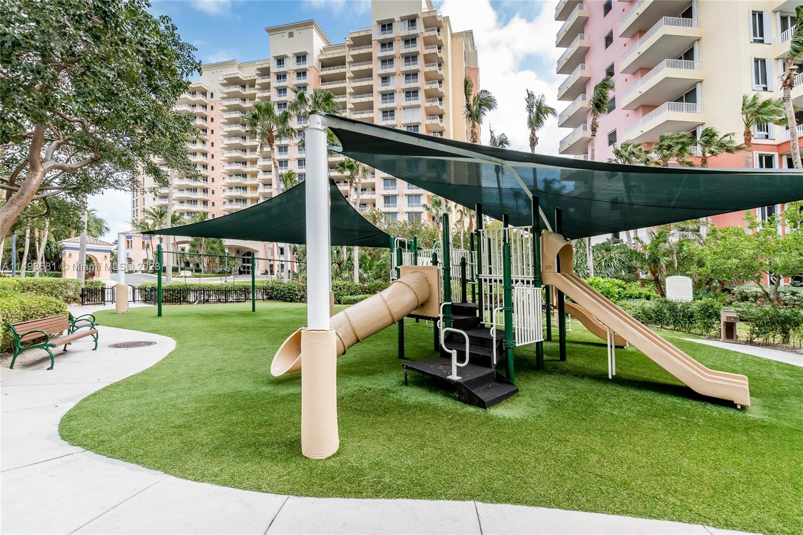 737 Crandon Blvd Unit: 202