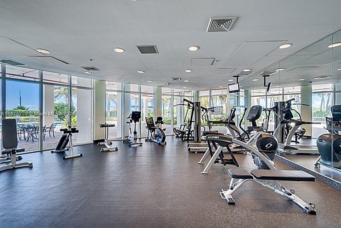 6515 Collins Ave Unit: 805
