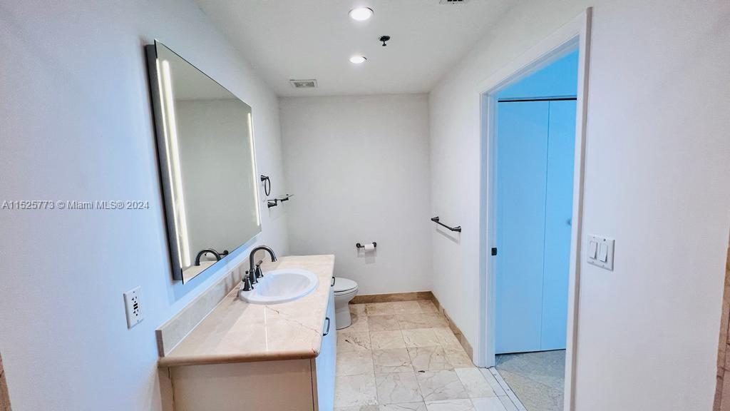 6515 Collins Ave Unit: 805