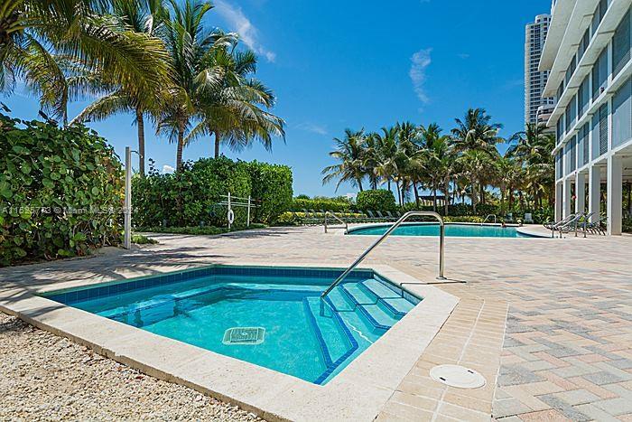 6515 Collins Ave Unit: 805