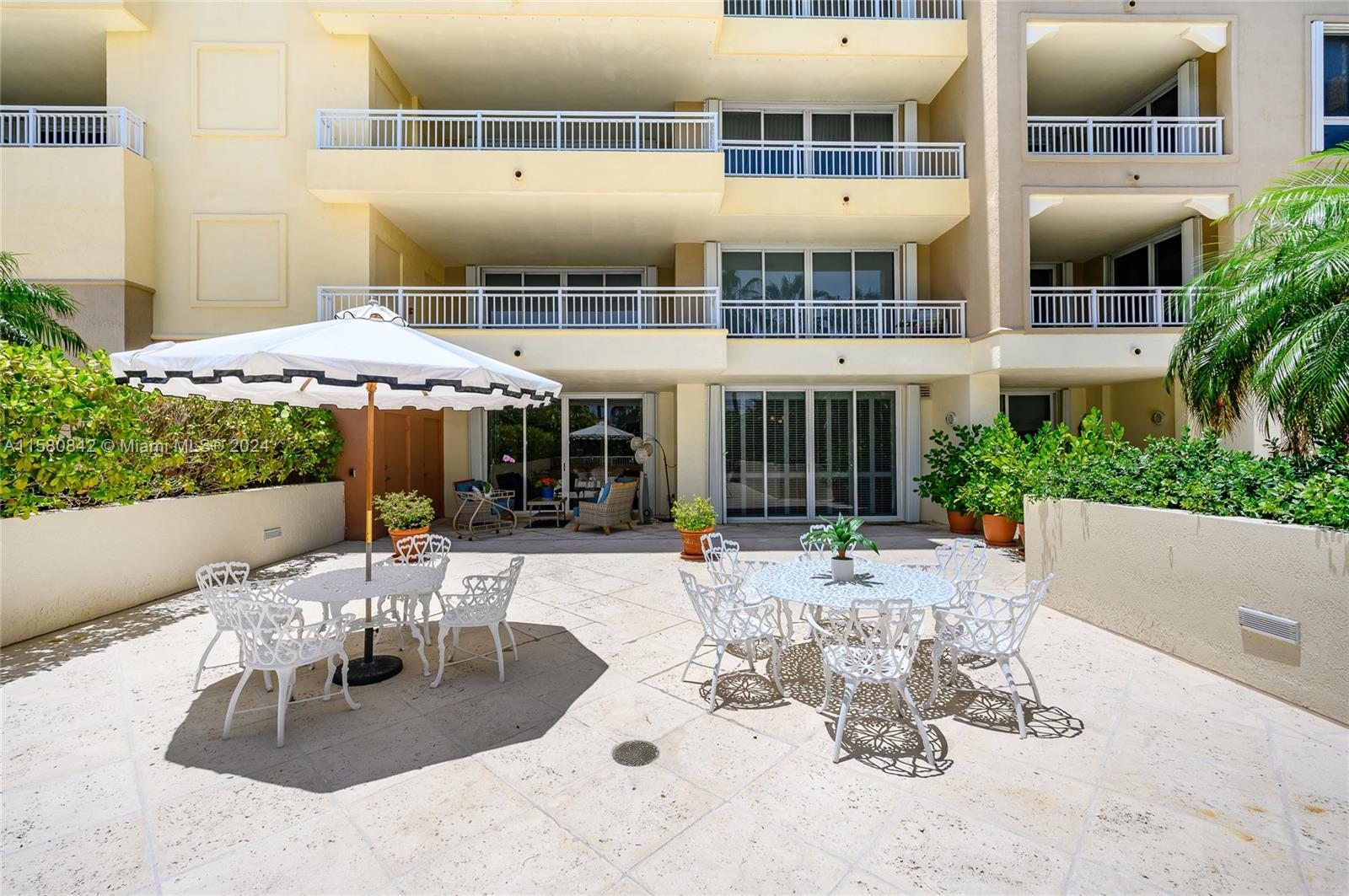 765 Crandon Blvd # 106