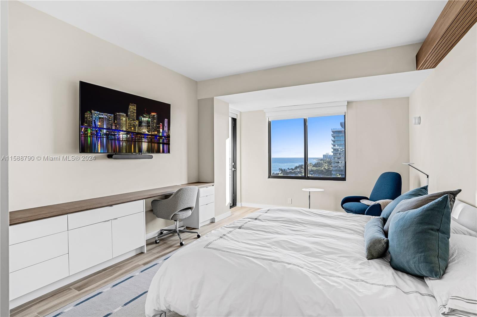 201 Crandon Blvd # 837