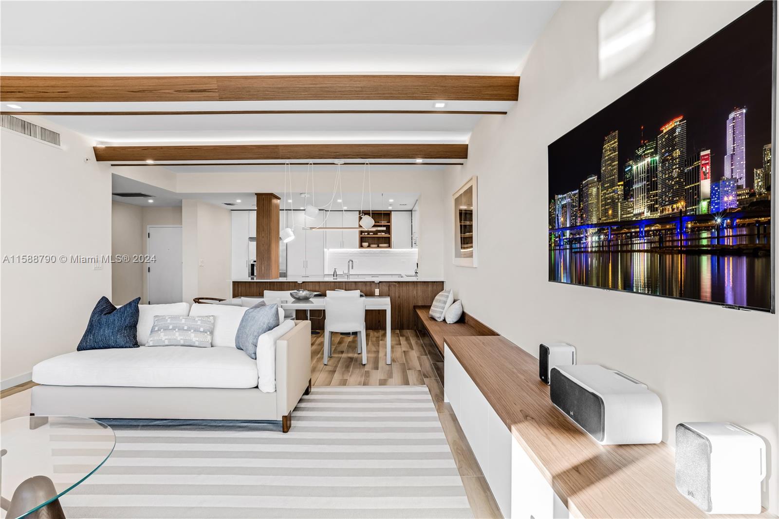 201 Crandon Blvd # 837