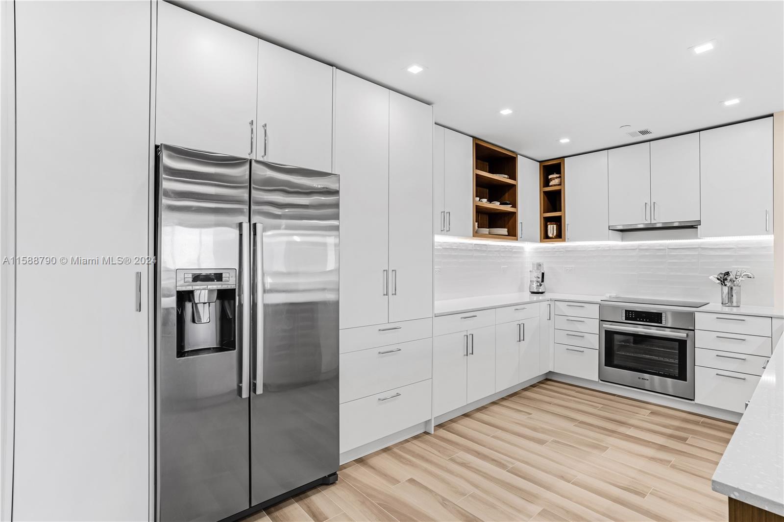 201 Crandon Blvd # 837